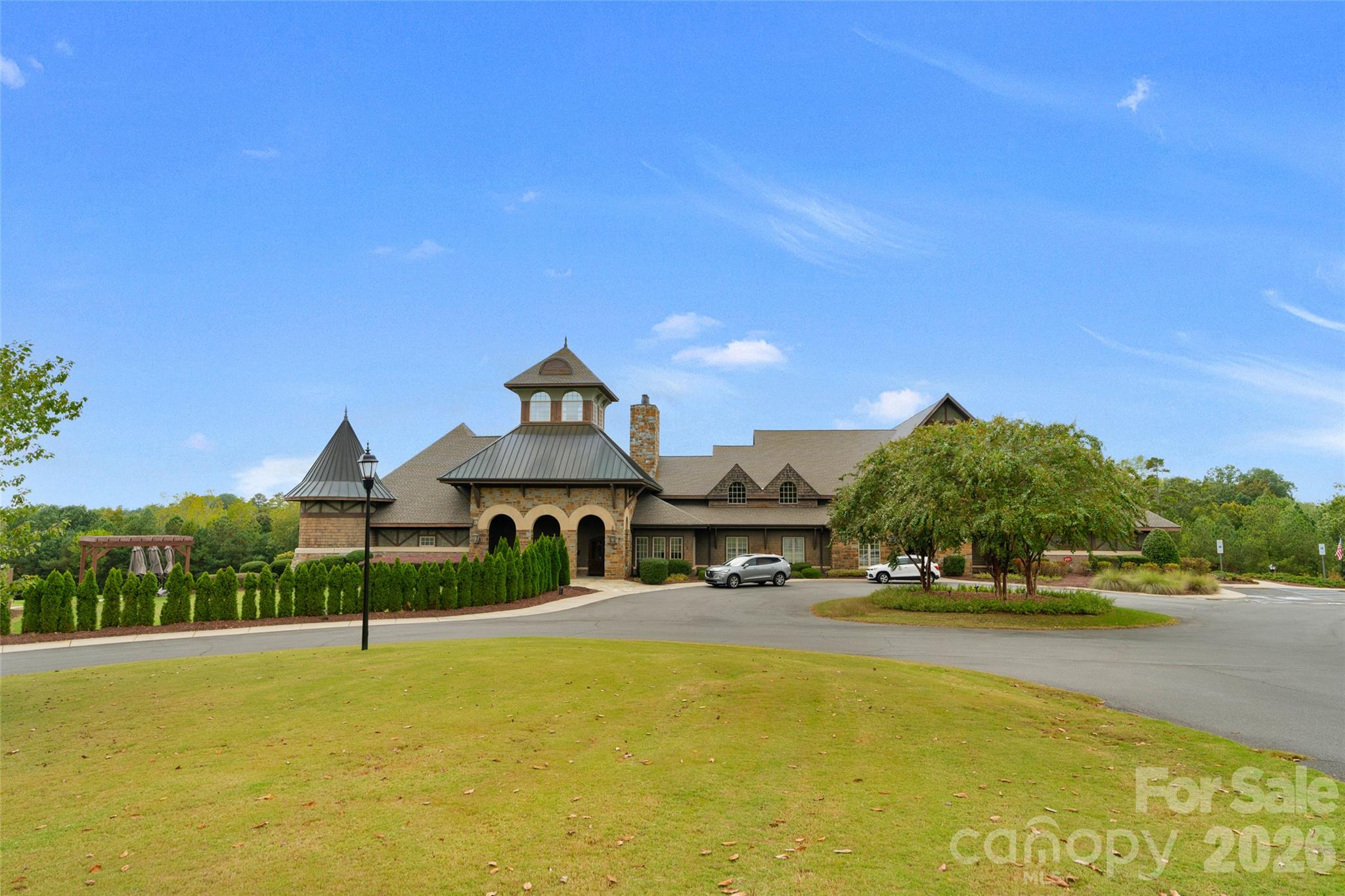 The prestigious Palisades Golf and Country Club (extra membership required) - 16815 Lookout Landing Lane, Charlotte