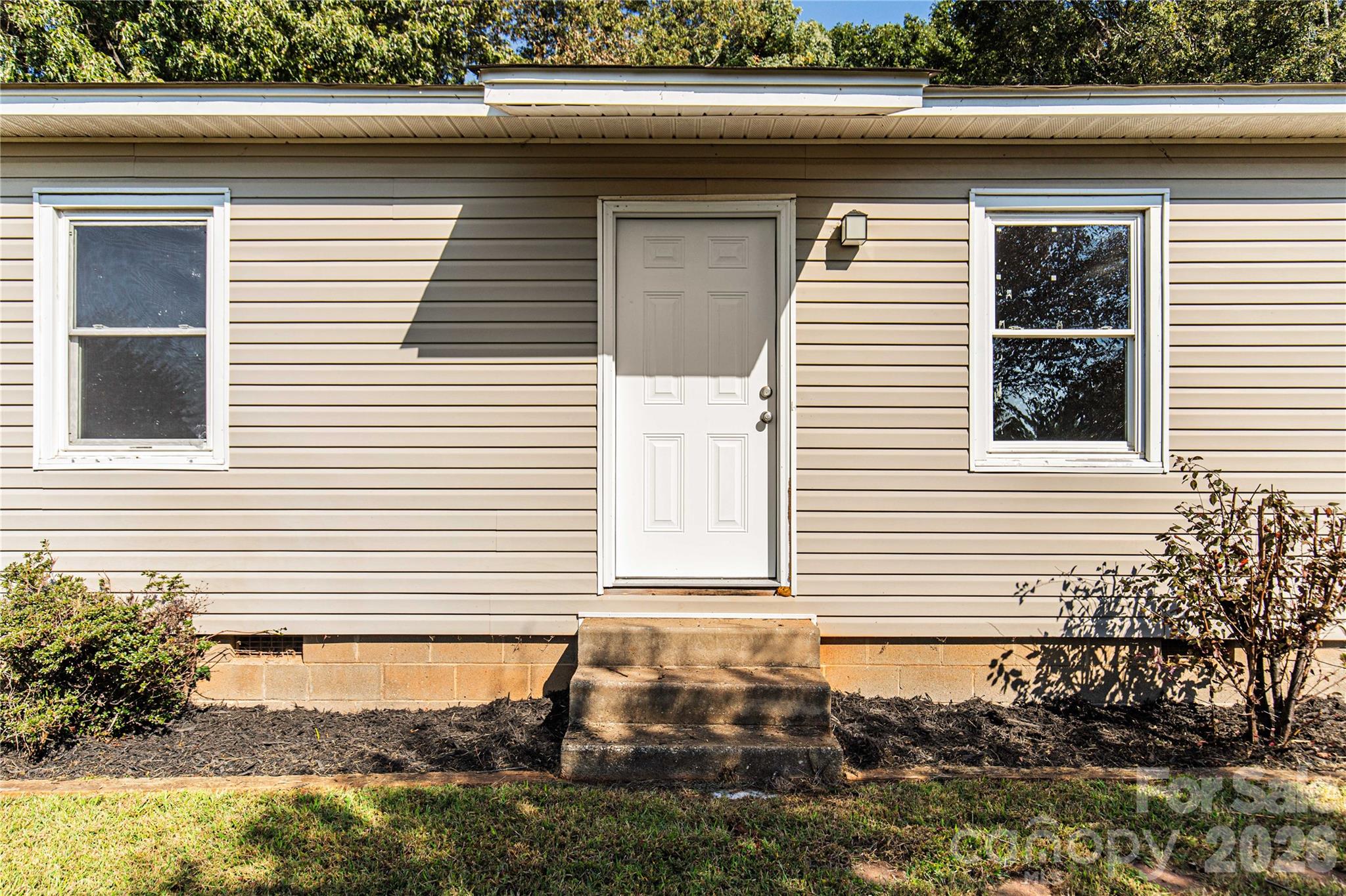 Single Family Residence at 3748 Jenkins Road, Clover, photo 3 of 29