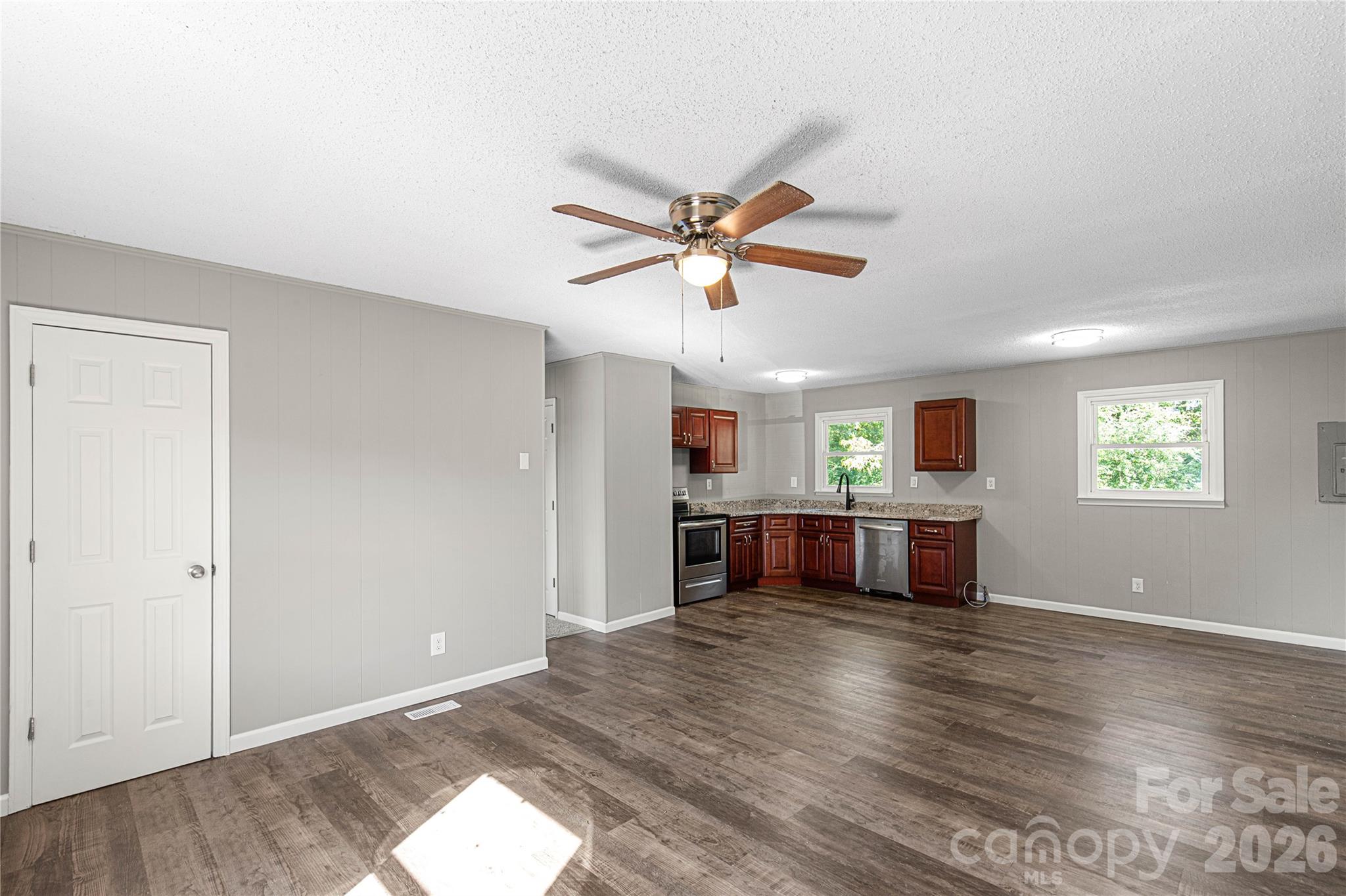 Single Family Residence at 3748 Jenkins Road, Clover, photo 5 of 29