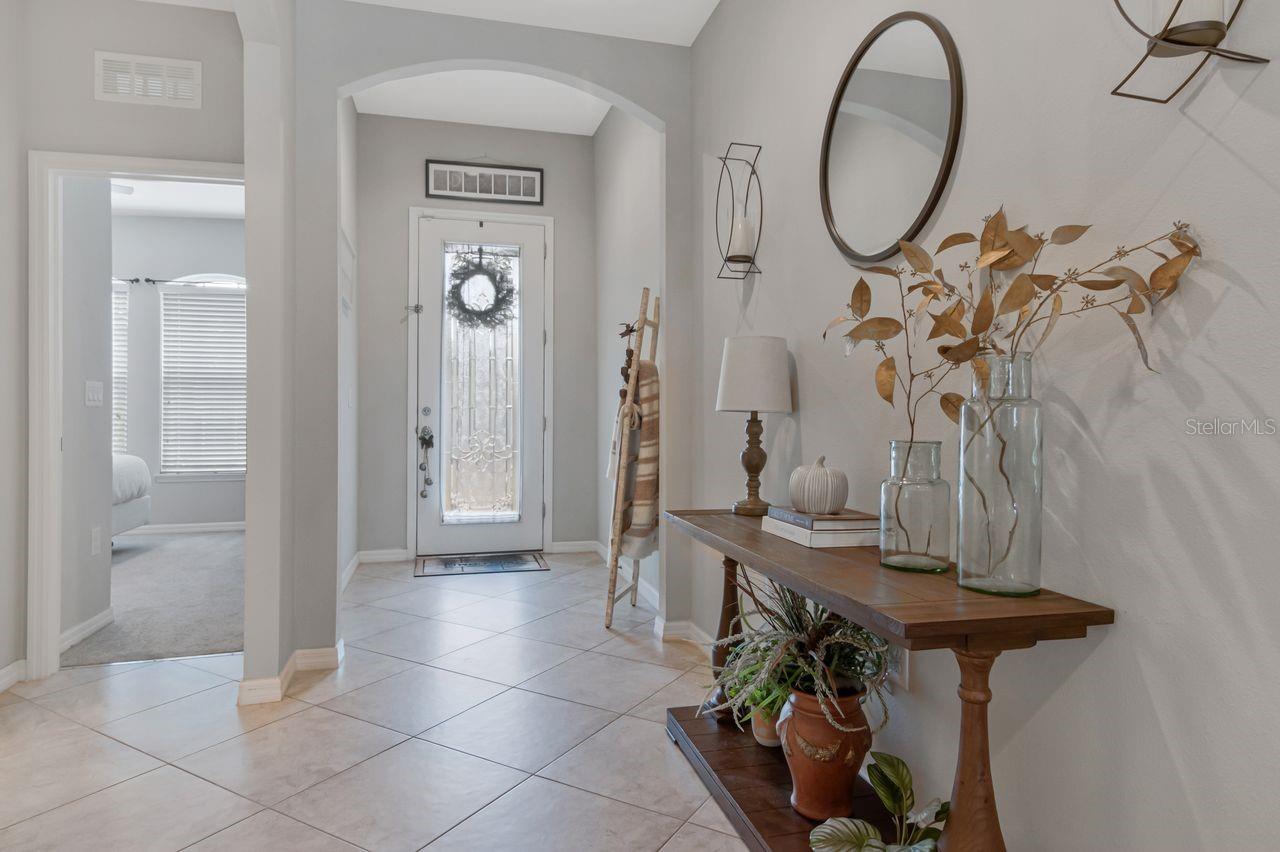 Entrance to 3rd bedroom and foyer - 11143 SPRING POINT CIR, RIVERVIEW