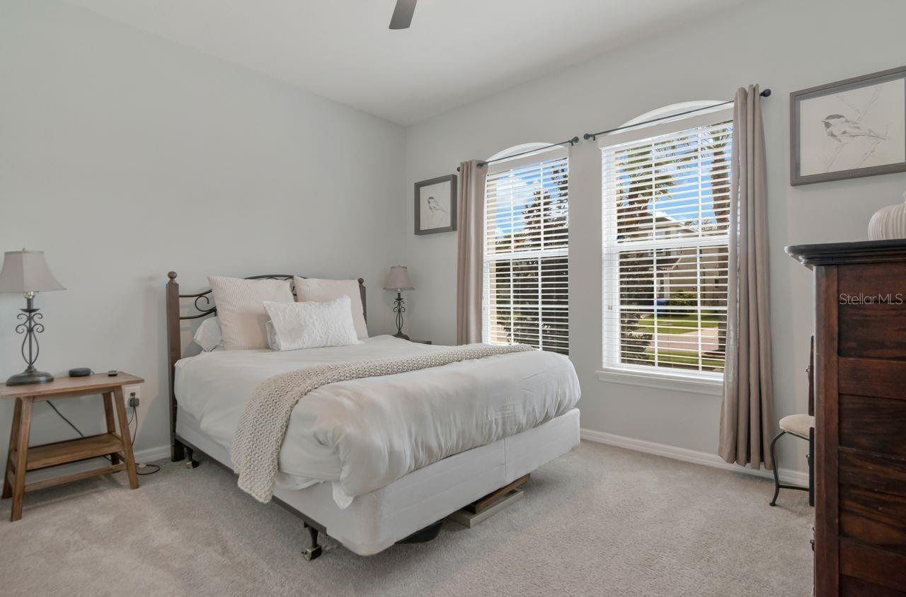 3rd bedroom, great natural light - 11143 SPRING POINT CIR, RIVERVIEW