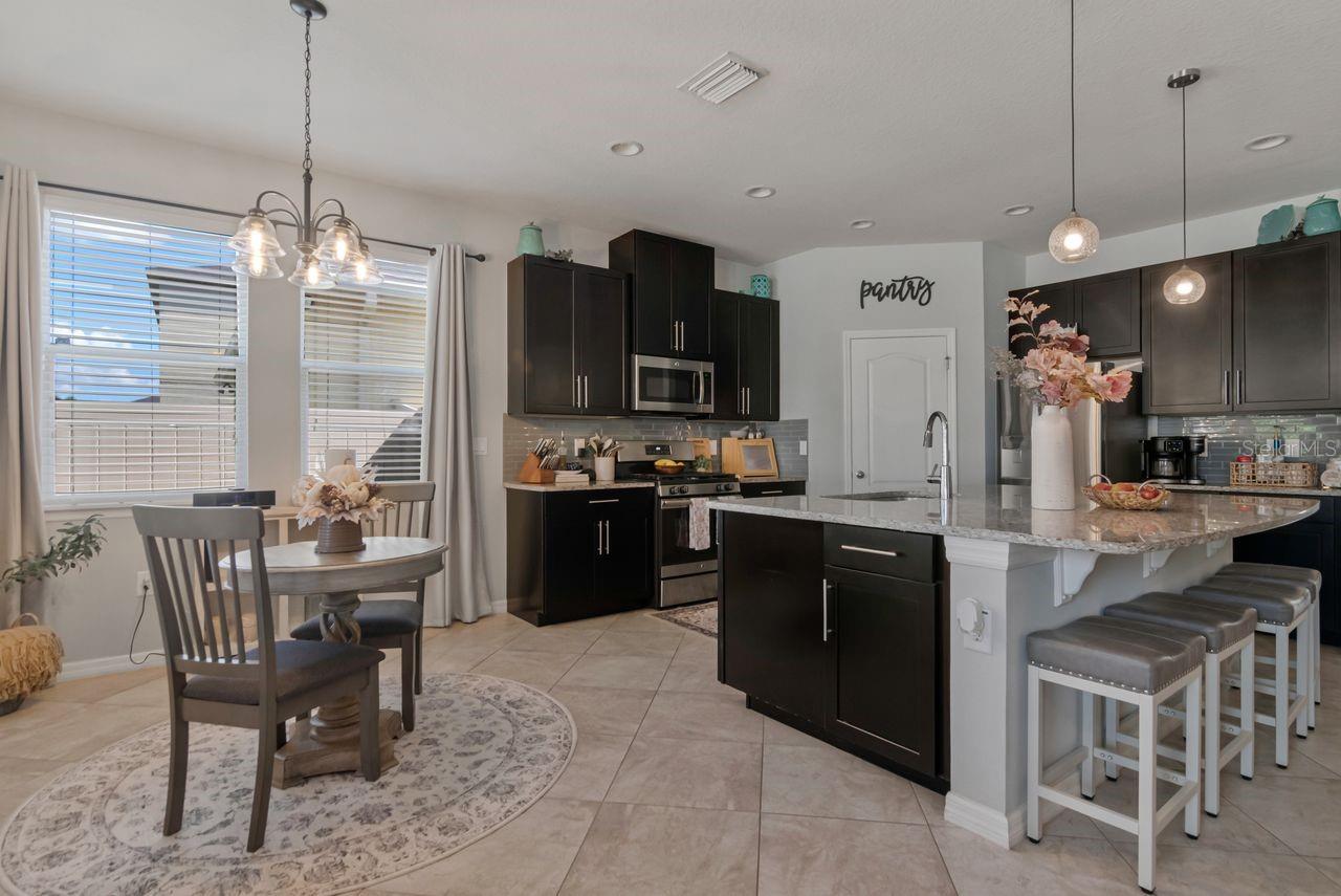 Breakfast nook or flexible dining area space. - 11143 SPRING POINT CIR, RIVERVIEW