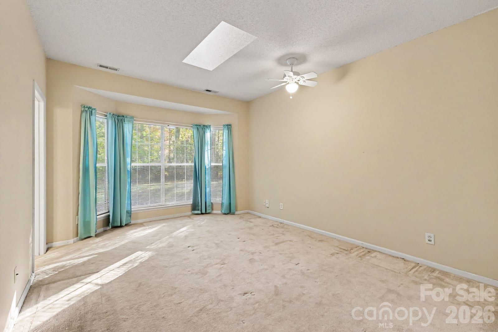 Single Family Residence at 8524 Albury Walk Lane, Charlotte, photo 8 of 33