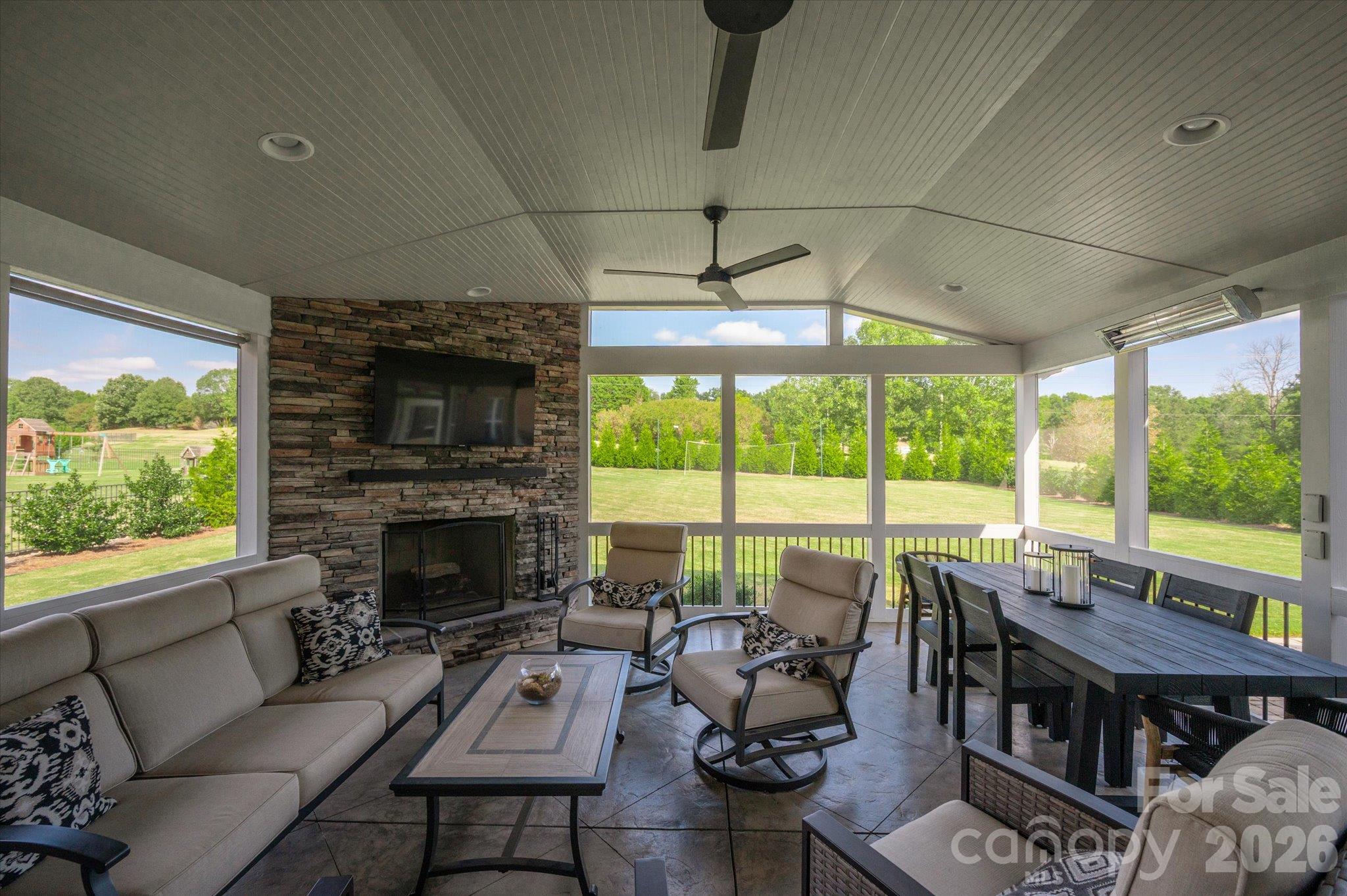 Single Family Residence at 2418 Creek Manor Drive, Waxhaw, photo 24 of 31