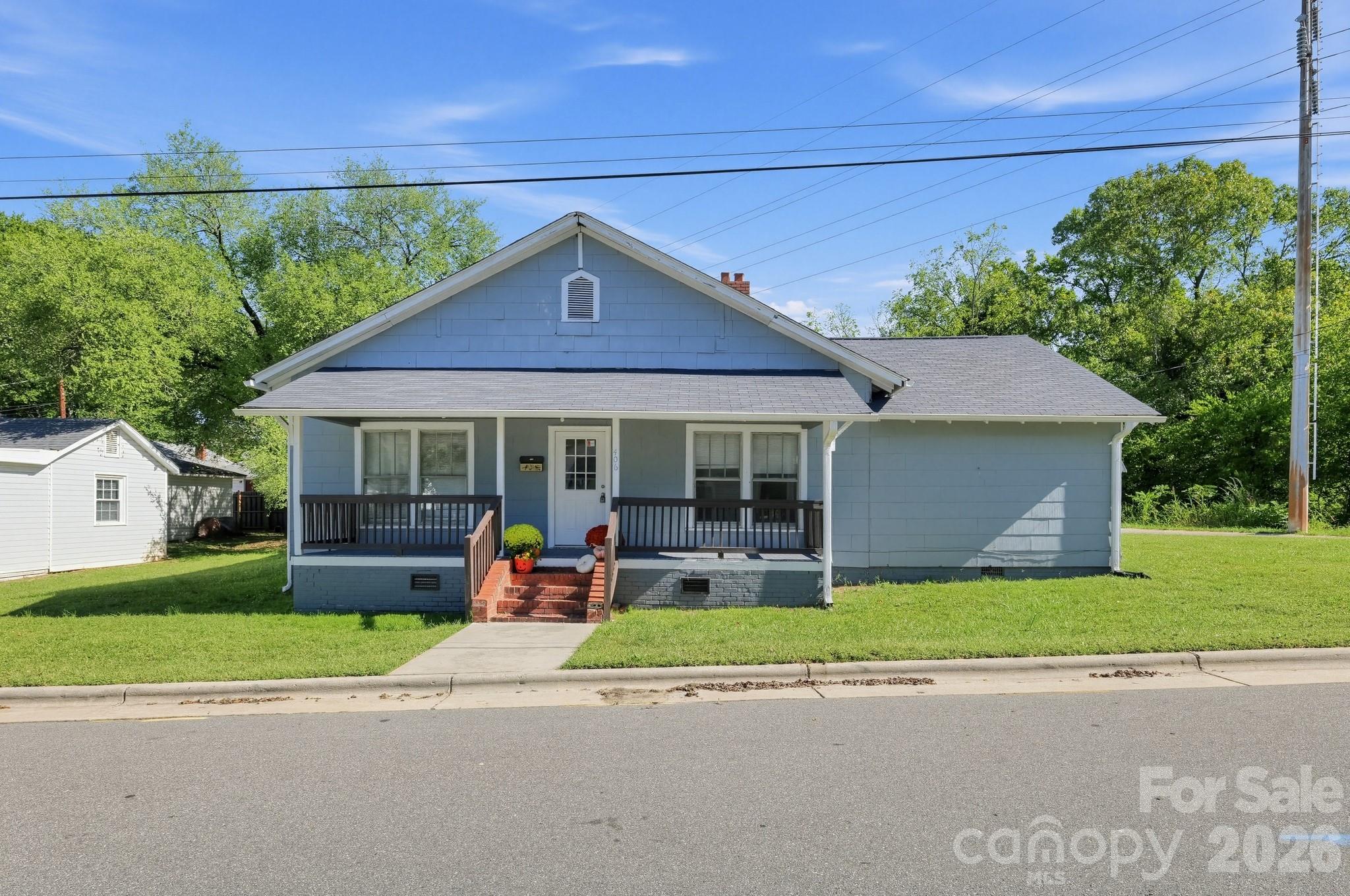 Single Family Residence at 406 Doster Avenue, Mooresville, photo 3 of 28