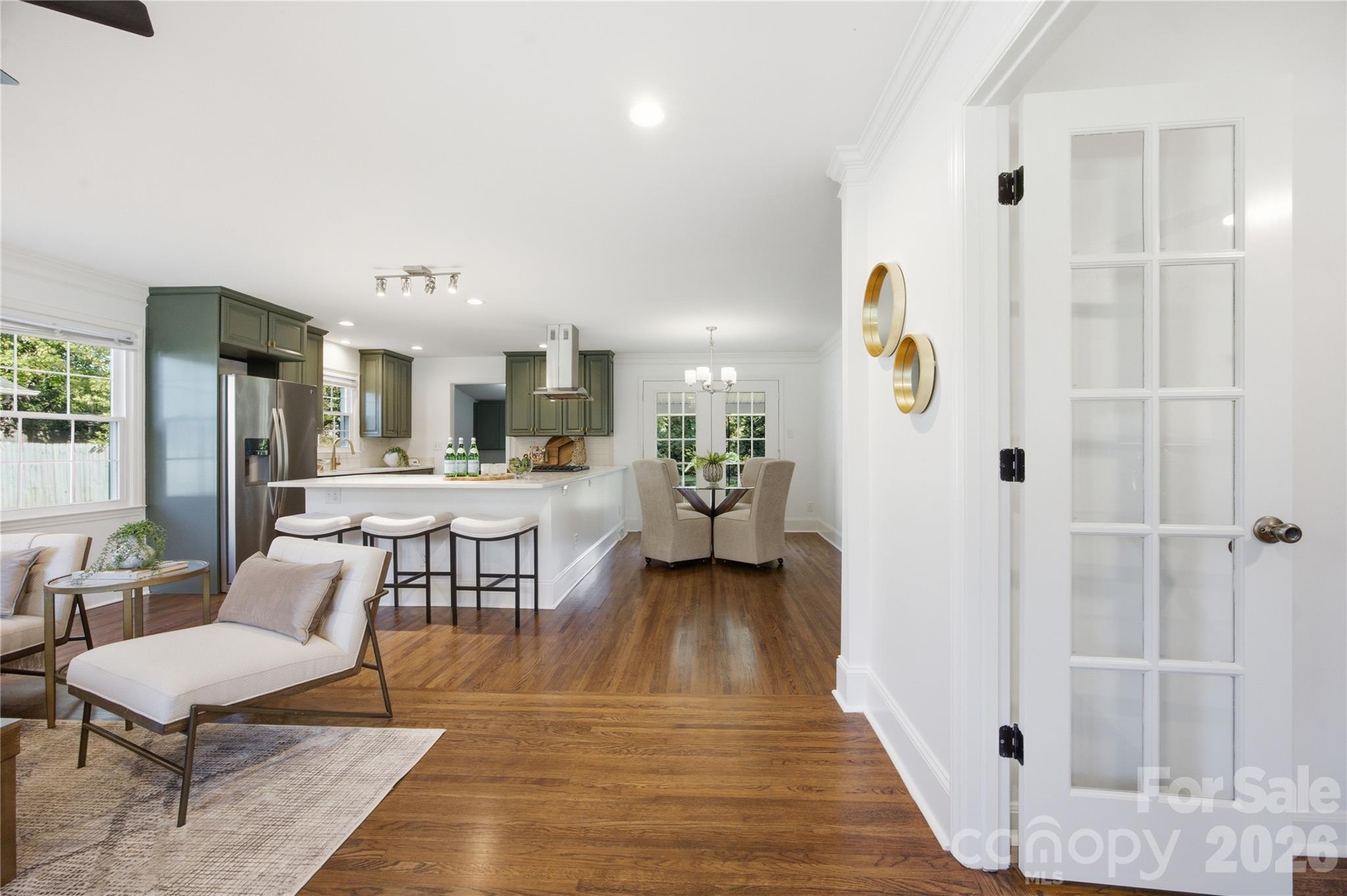 Single Family Residence at 4809 Walden Court, Charlotte, photo 2 of 37