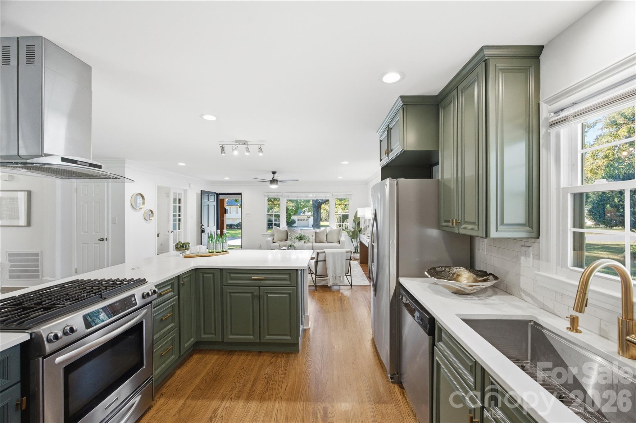 Single Family Residence at 4809 Walden Court, Charlotte, photo 8 of 37