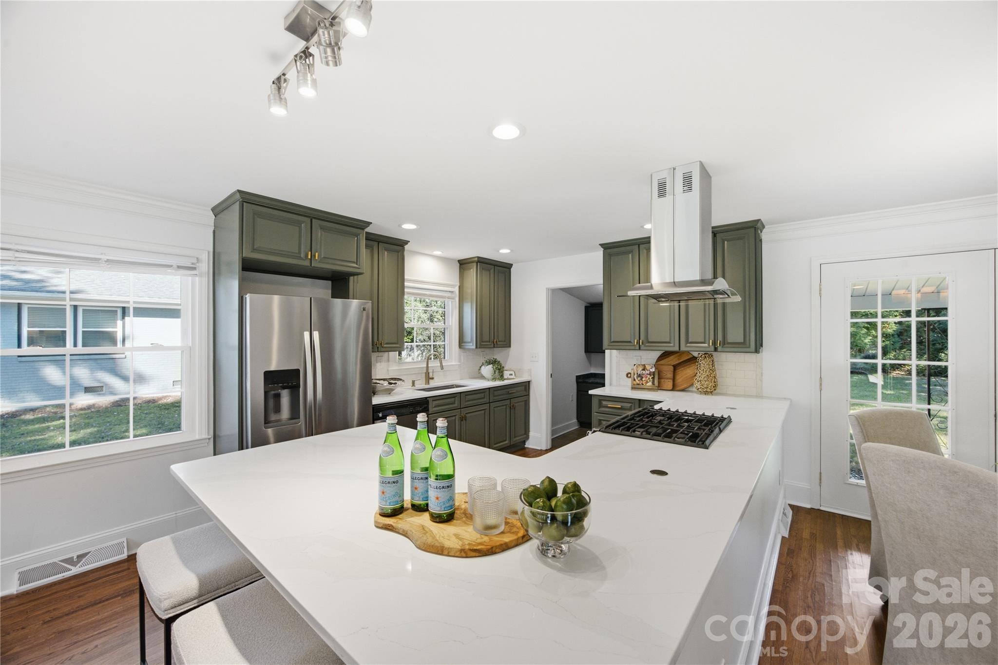 Single Family Residence at 4809 Walden Court, Charlotte, photo 9 of 37