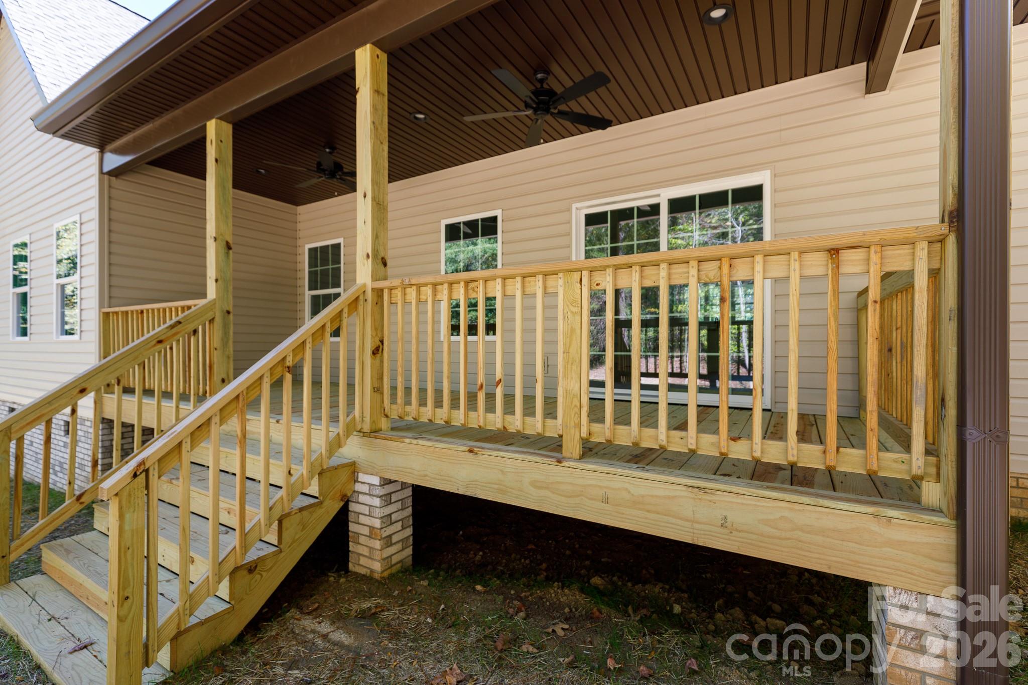 Single Family Residence at 2030 Hunters Creek Lane, Rock Hill, photo 7 of 32