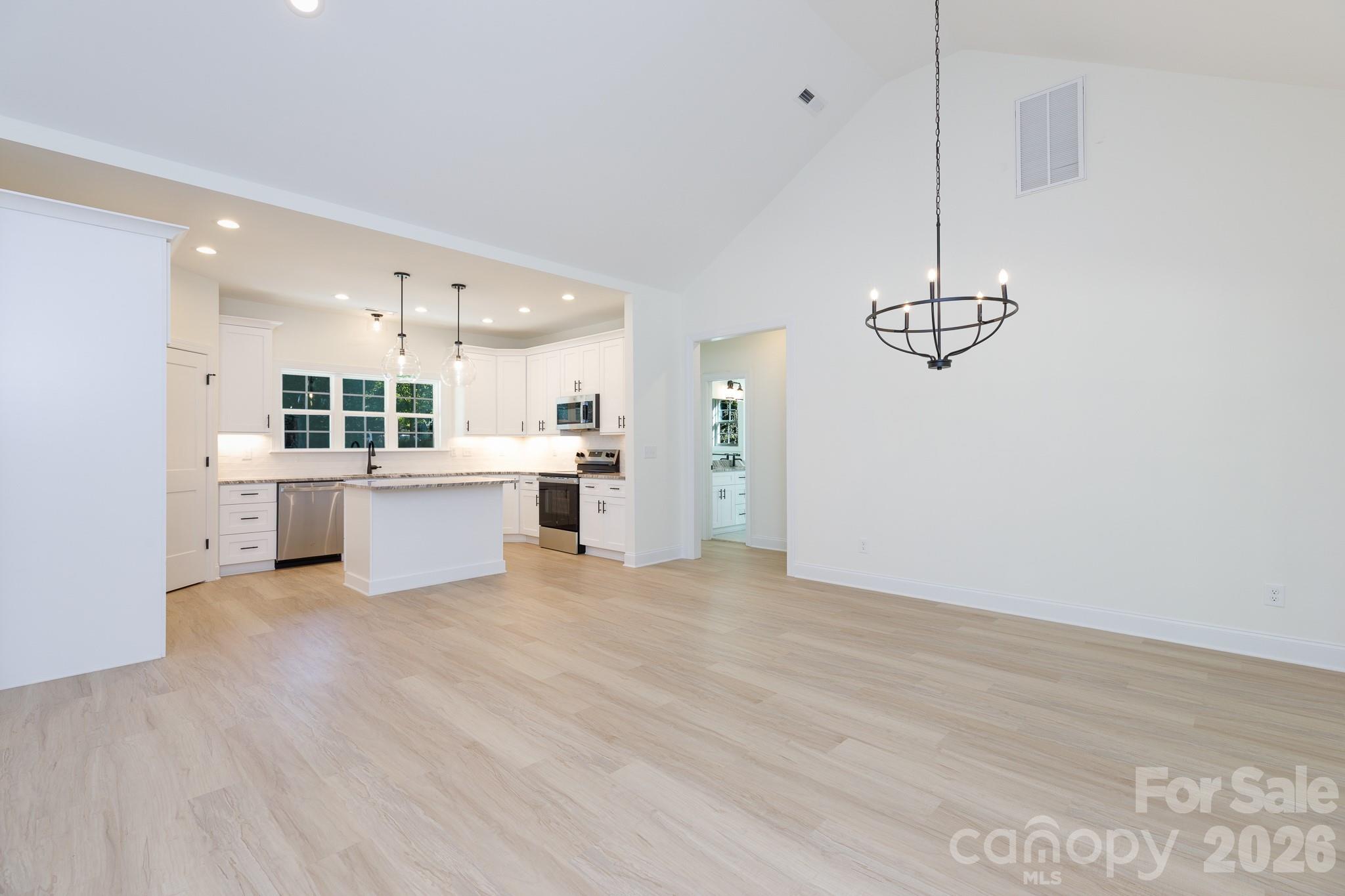 Single Family Residence at 2030 Hunters Creek Lane, Rock Hill, photo 21 of 32