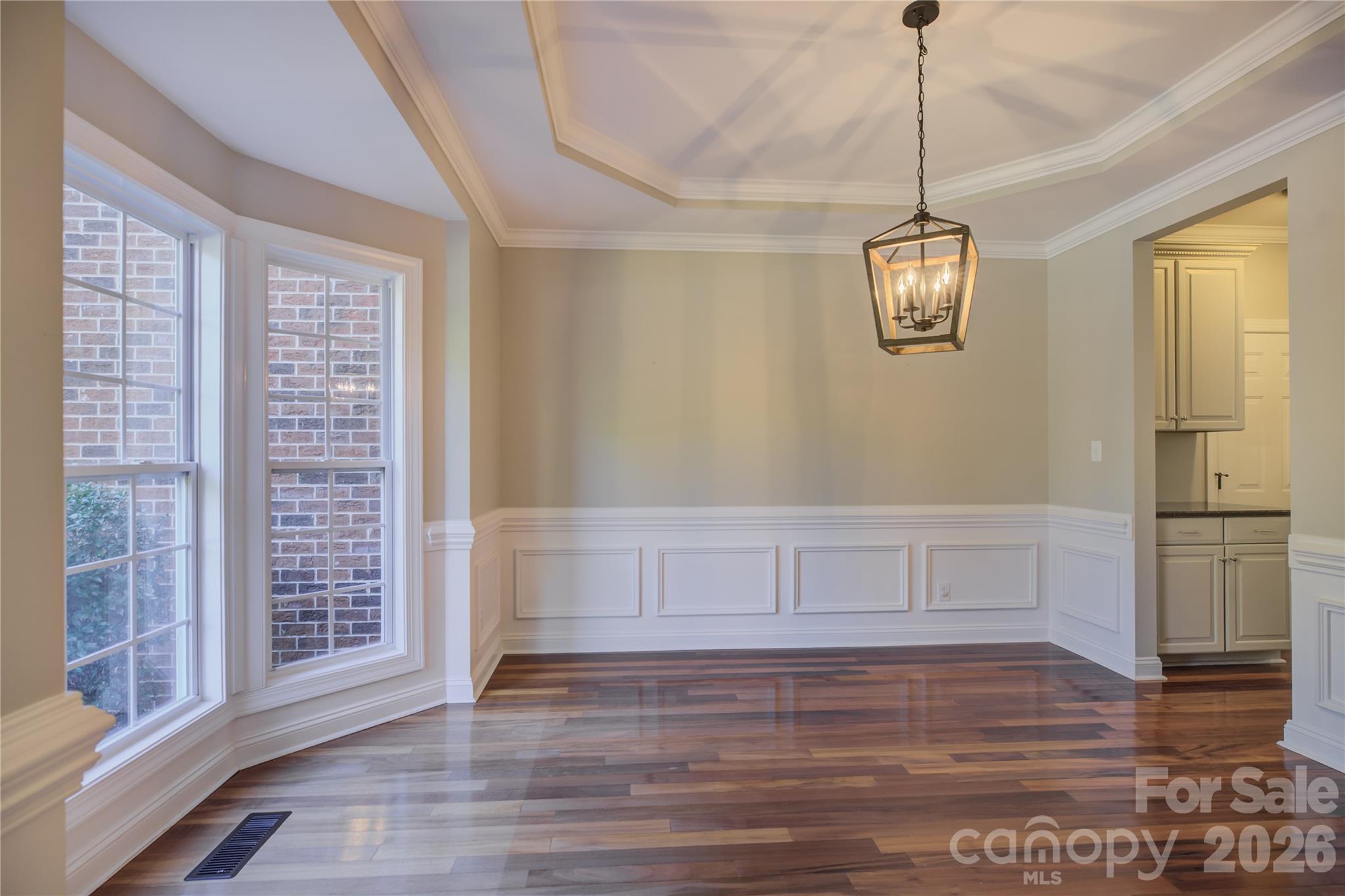 Single Family Residence at 13700 Glen Abbey Drive, Charlotte, photo 8 of 50