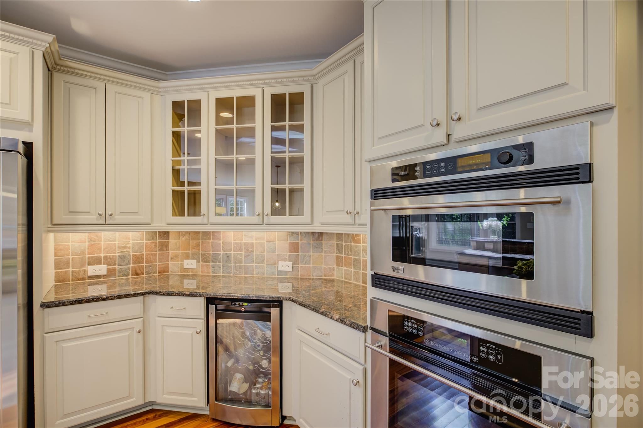 Single Family Residence at 13700 Glen Abbey Drive, Charlotte, photo 12 of 50