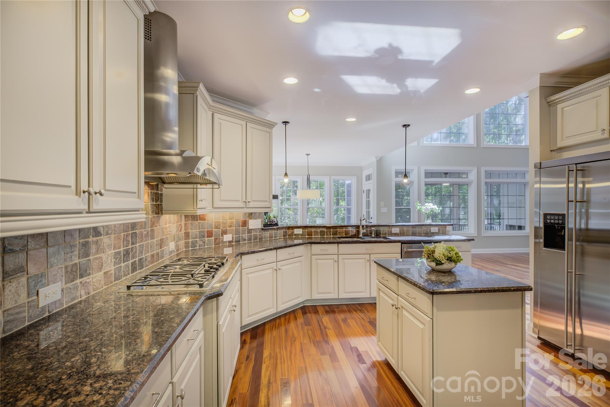 Single Family Residence at 13700 Glen Abbey Drive, Charlotte, photo 14 of 50