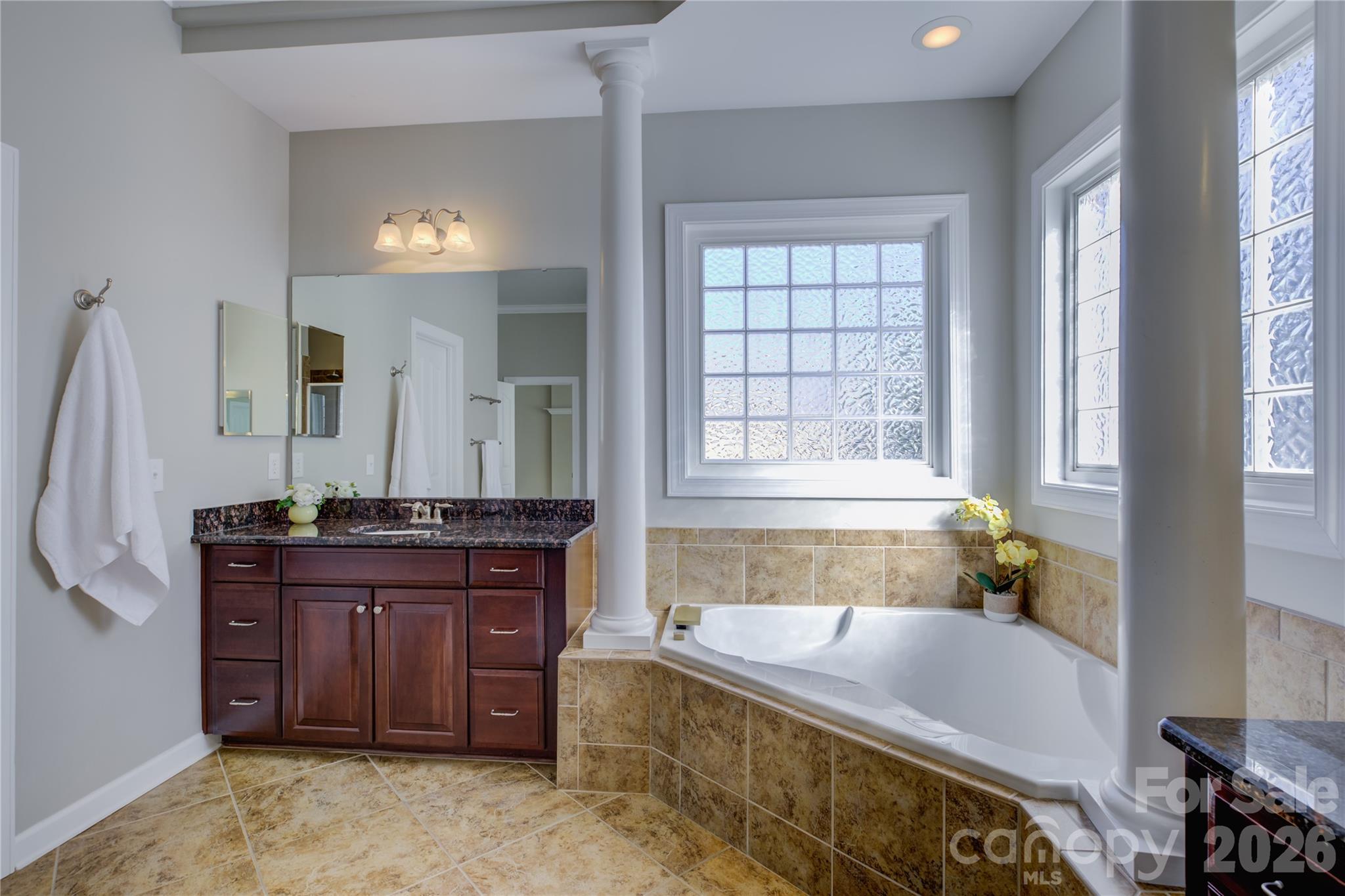 Single Family Residence at 13700 Glen Abbey Drive, Charlotte, photo 31 of 50