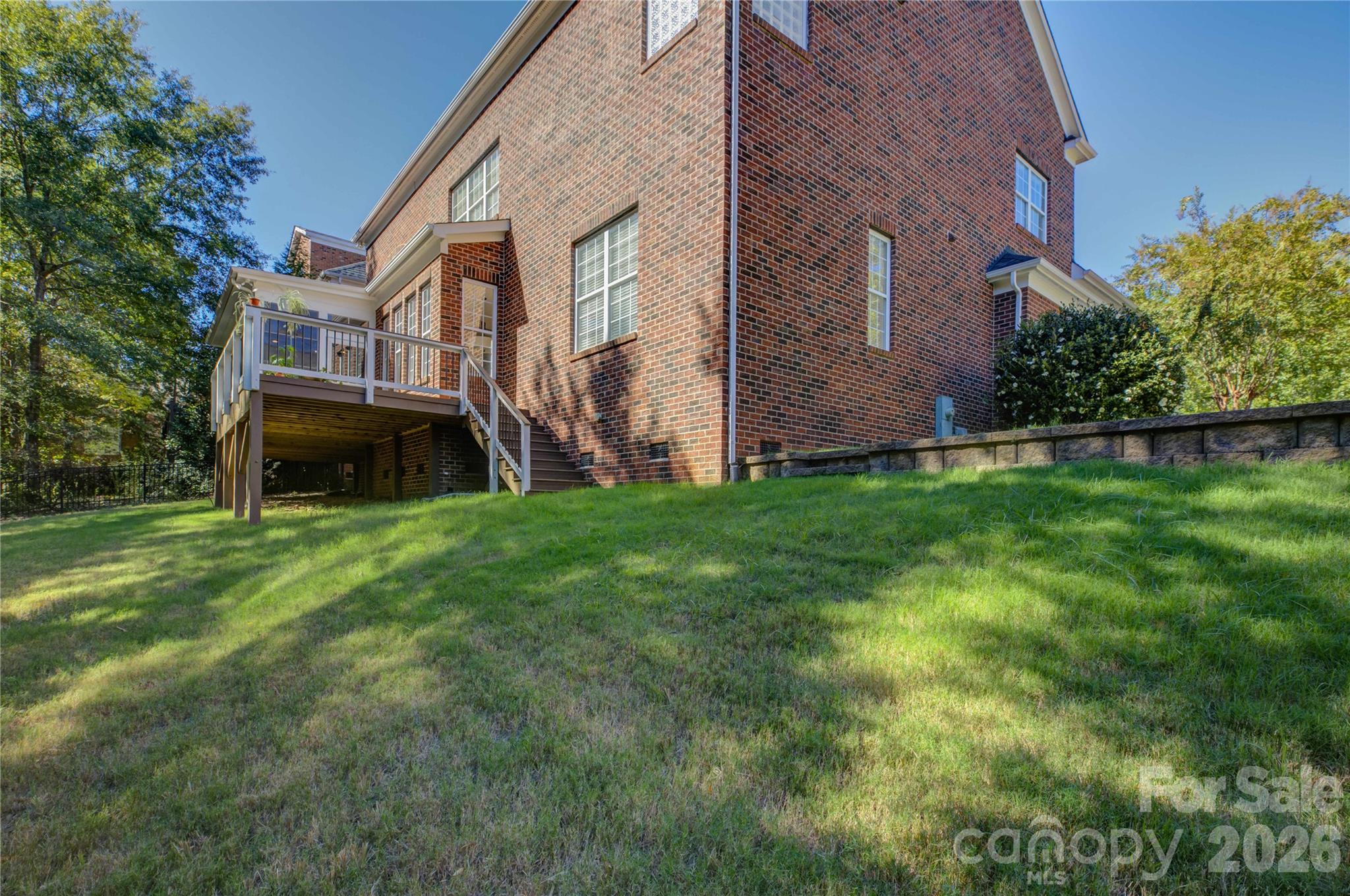 Great back yard on the golf course - 13700 Glen Abbey Drive, Charlotte