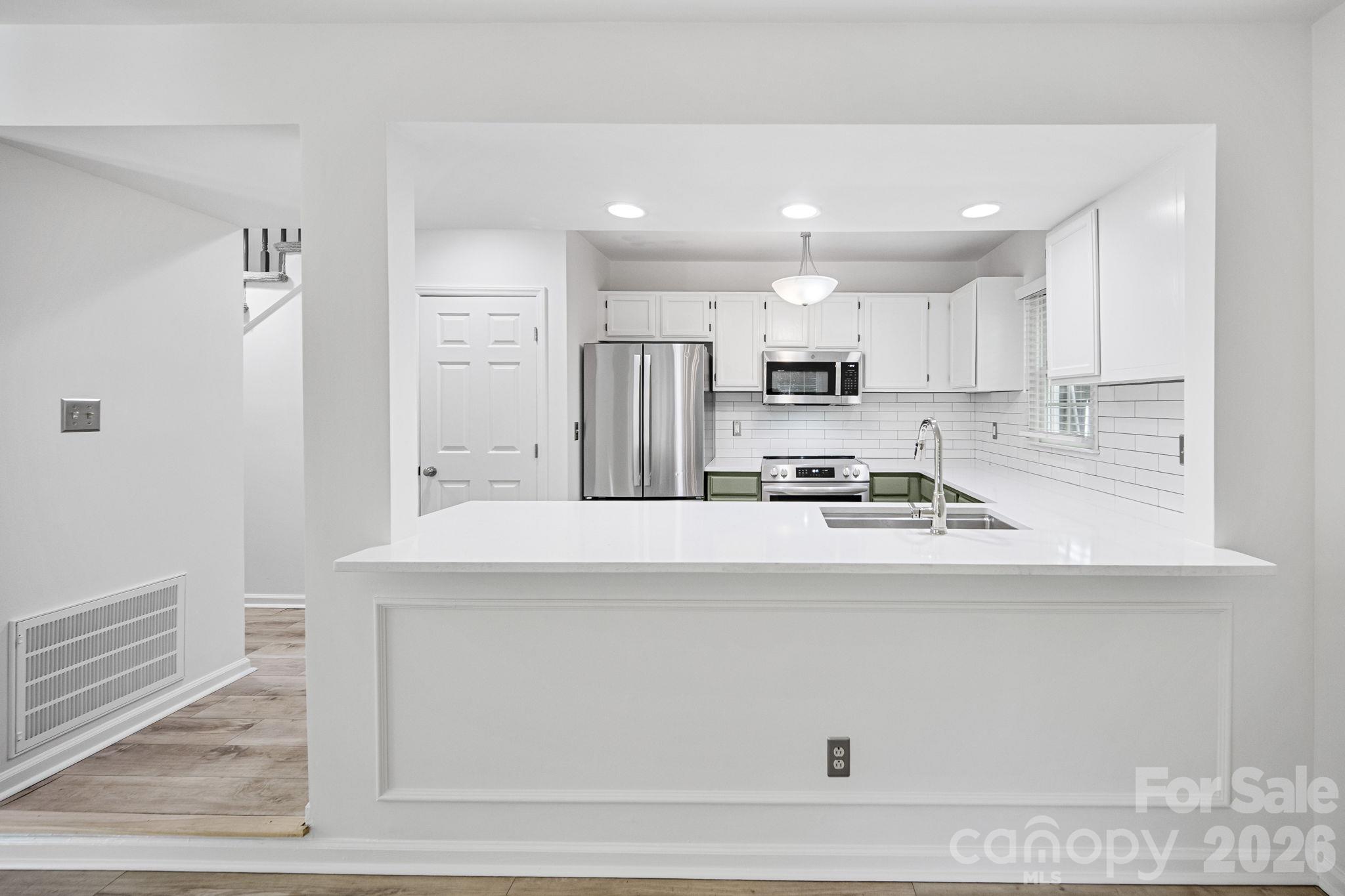 Condominium at 3812 Selwyn Farms Lane, Charlotte, photo 31 of 41