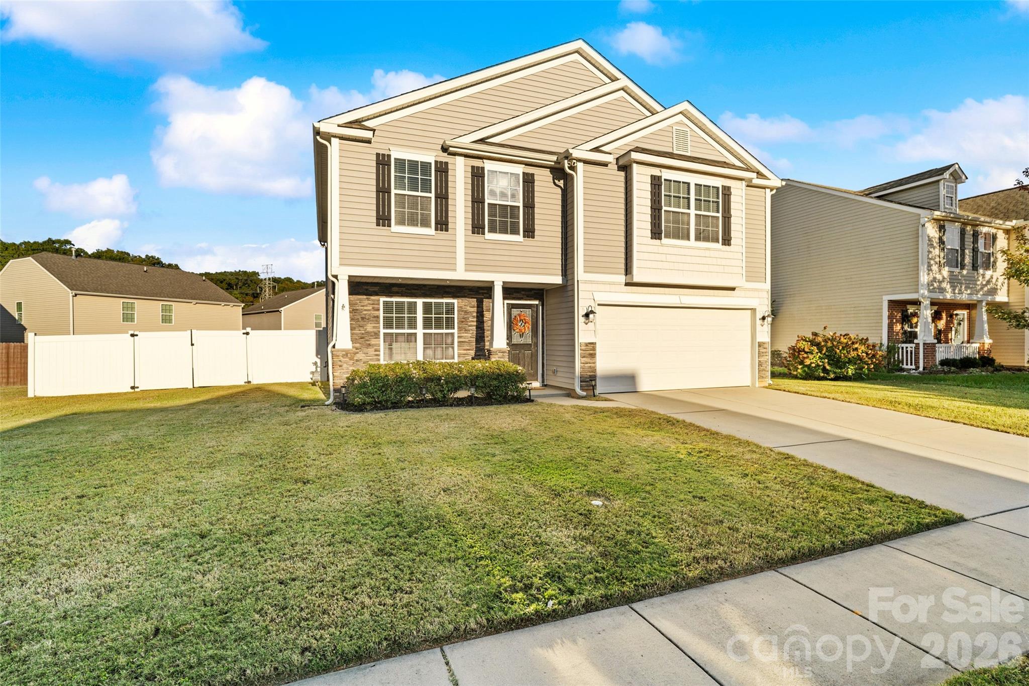 Single Family Residence at 407 Lind Point Lane, Monroe, photo 2 of 48