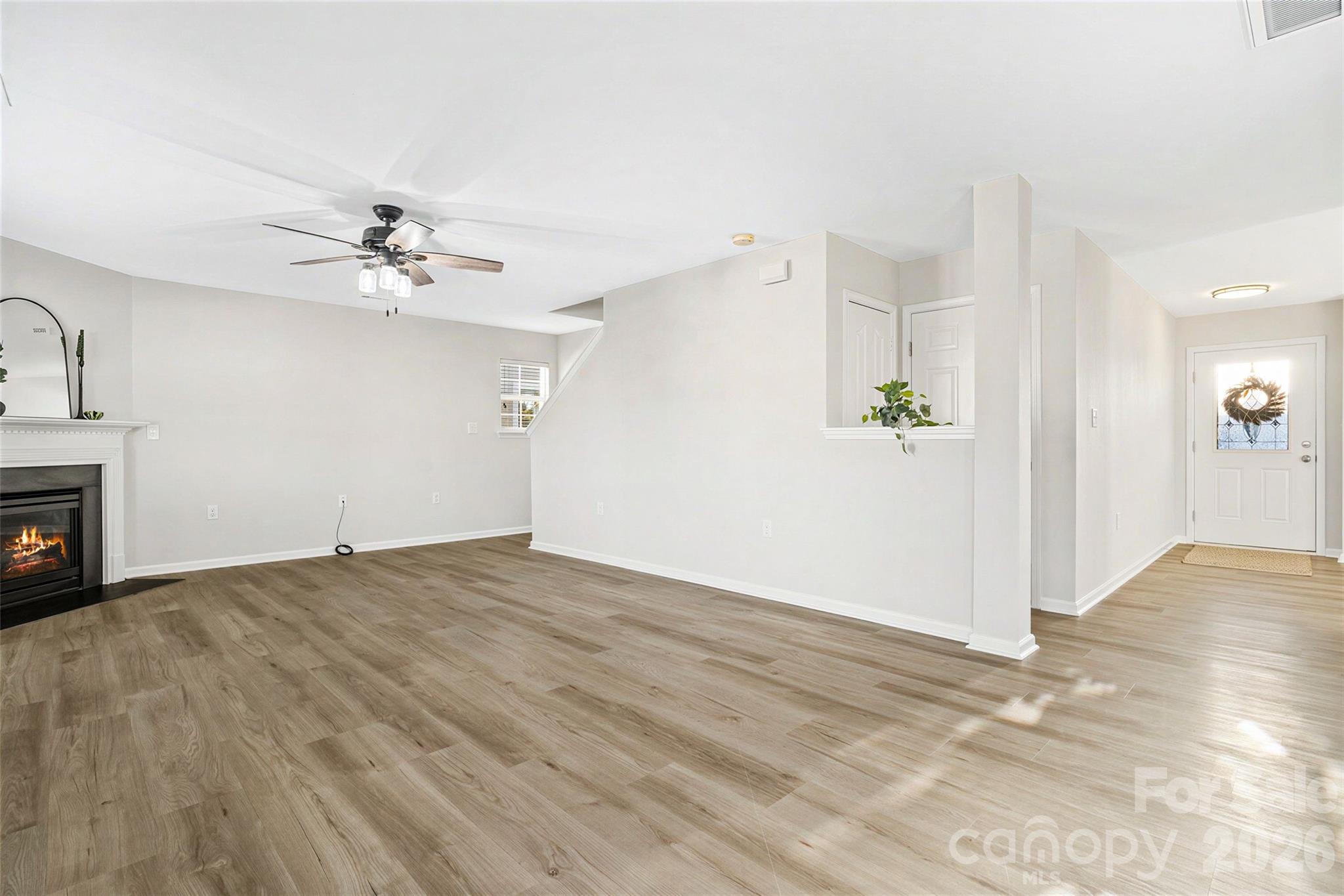 Single Family Residence at 407 Lind Point Lane, Monroe, photo 11 of 48