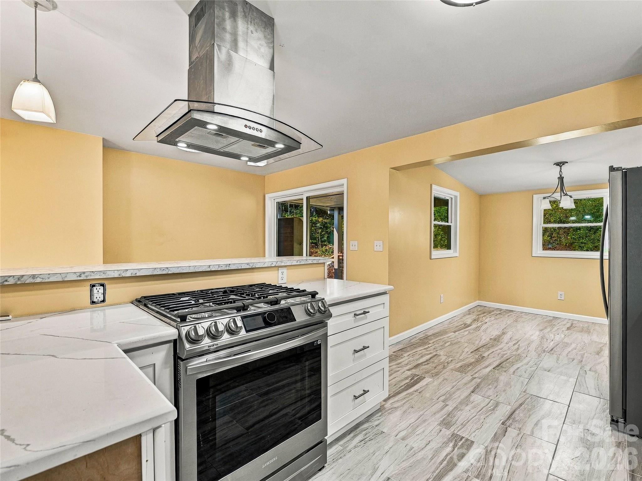 new appliances - 33 Phipps Street, Weaverville