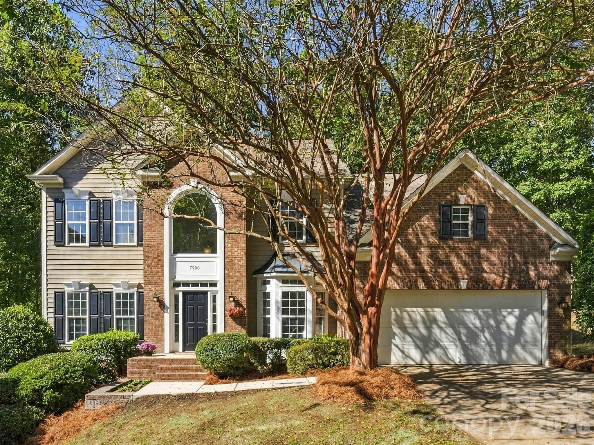 Single Family Residence at 7900 Wilby Hollow Drive, Charlotte, photo 2 of 35