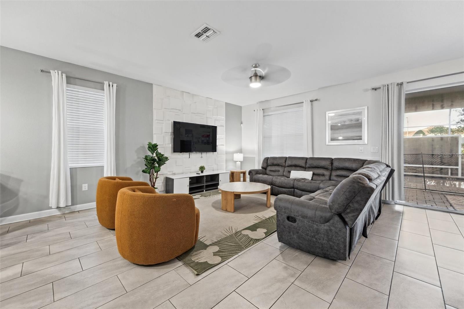 Family room - 1540 MAIDSTONE CT, DAVENPORT