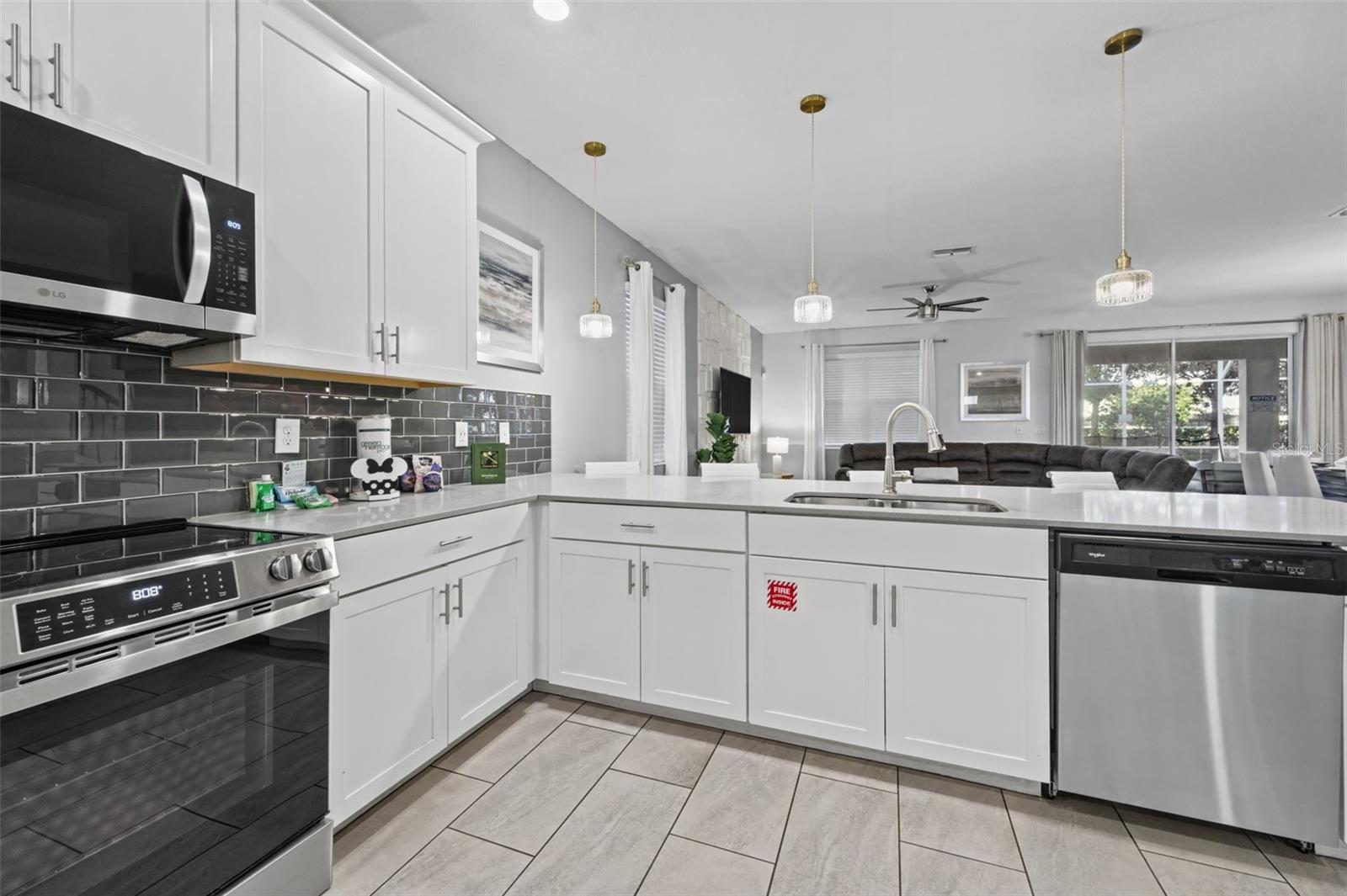 Kitchen - 1540 MAIDSTONE CT, DAVENPORT