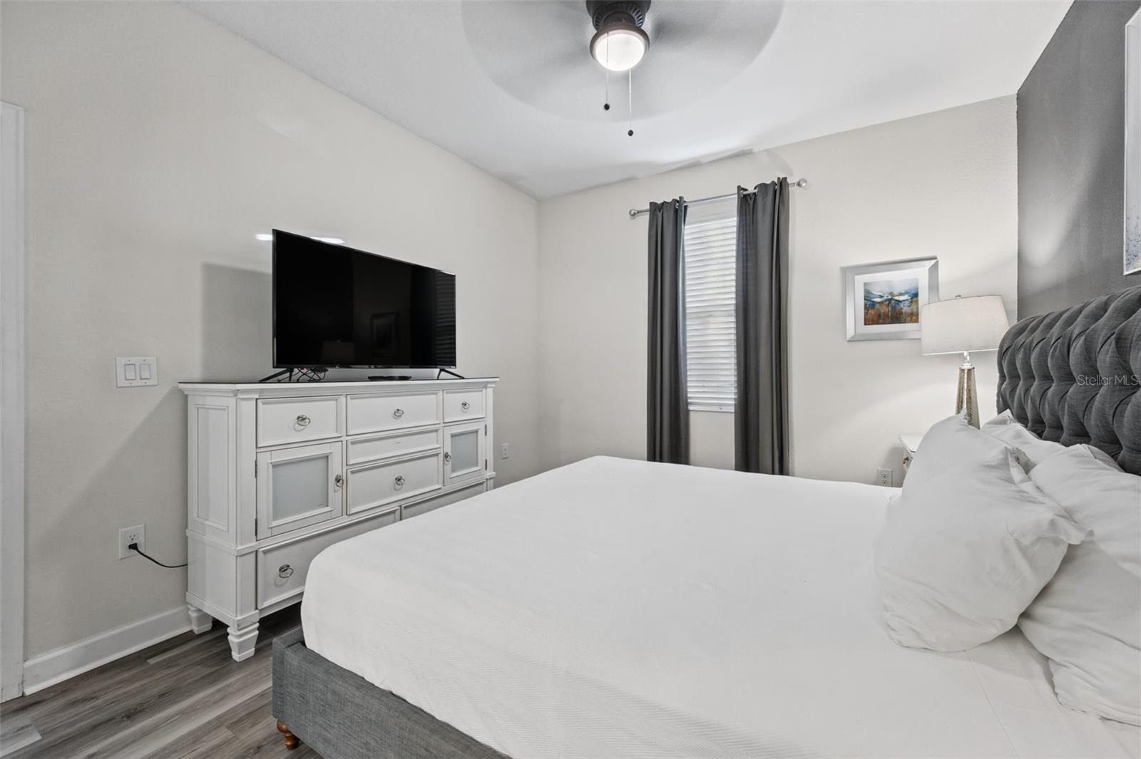 King bedroom - 1540 MAIDSTONE CT, DAVENPORT