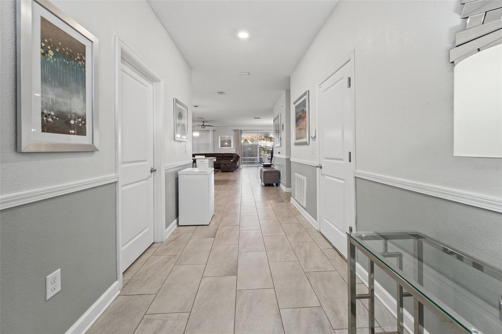 Upstairs hallway - 1540 MAIDSTONE CT, DAVENPORT