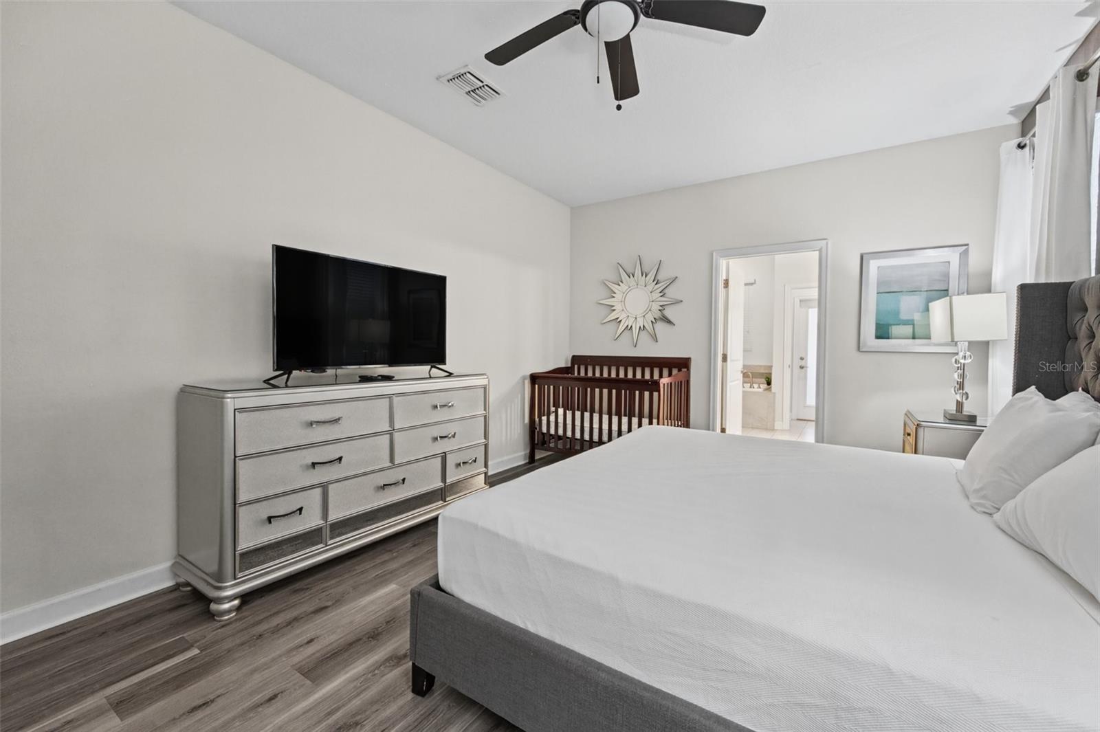 King bedroom - 1540 MAIDSTONE CT, DAVENPORT