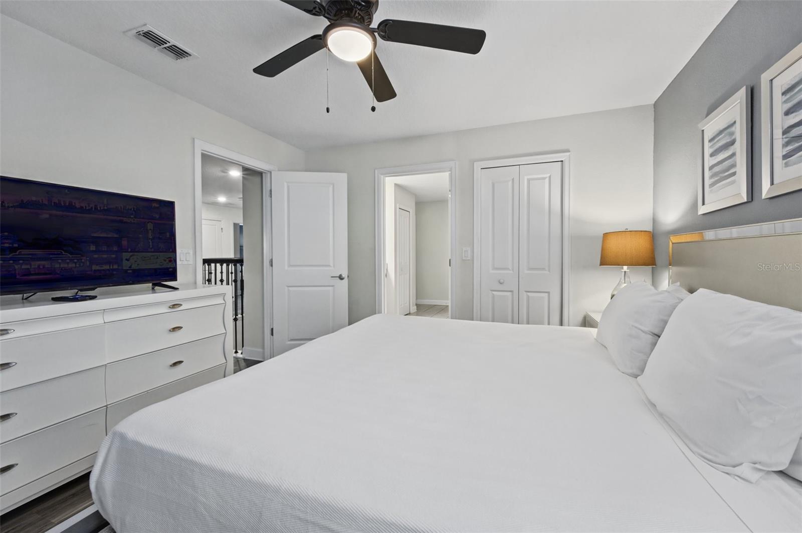 King bedroom - 1540 MAIDSTONE CT, DAVENPORT