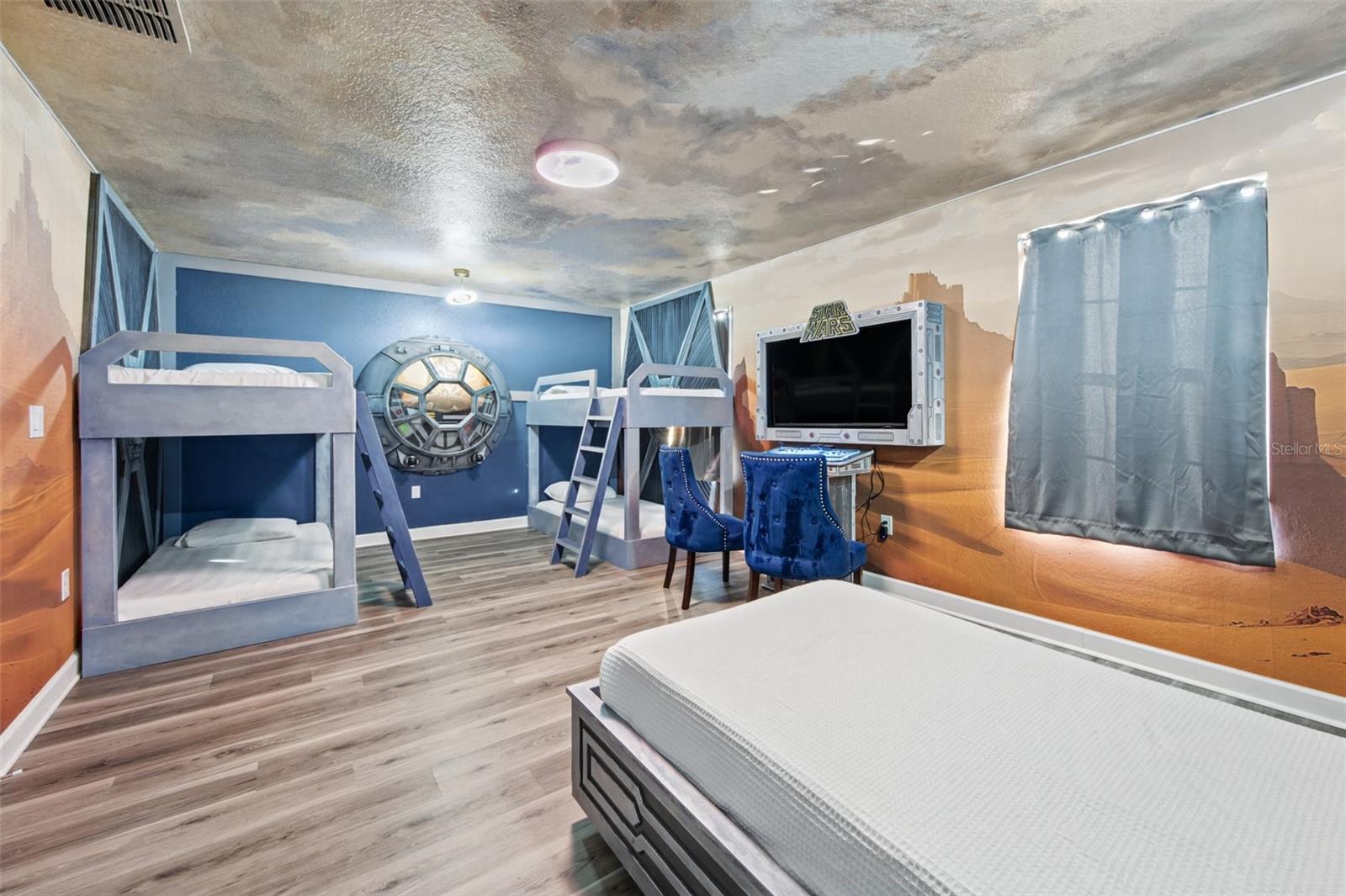 Space-themed bedroom with bunks - 1540 MAIDSTONE CT, DAVENPORT