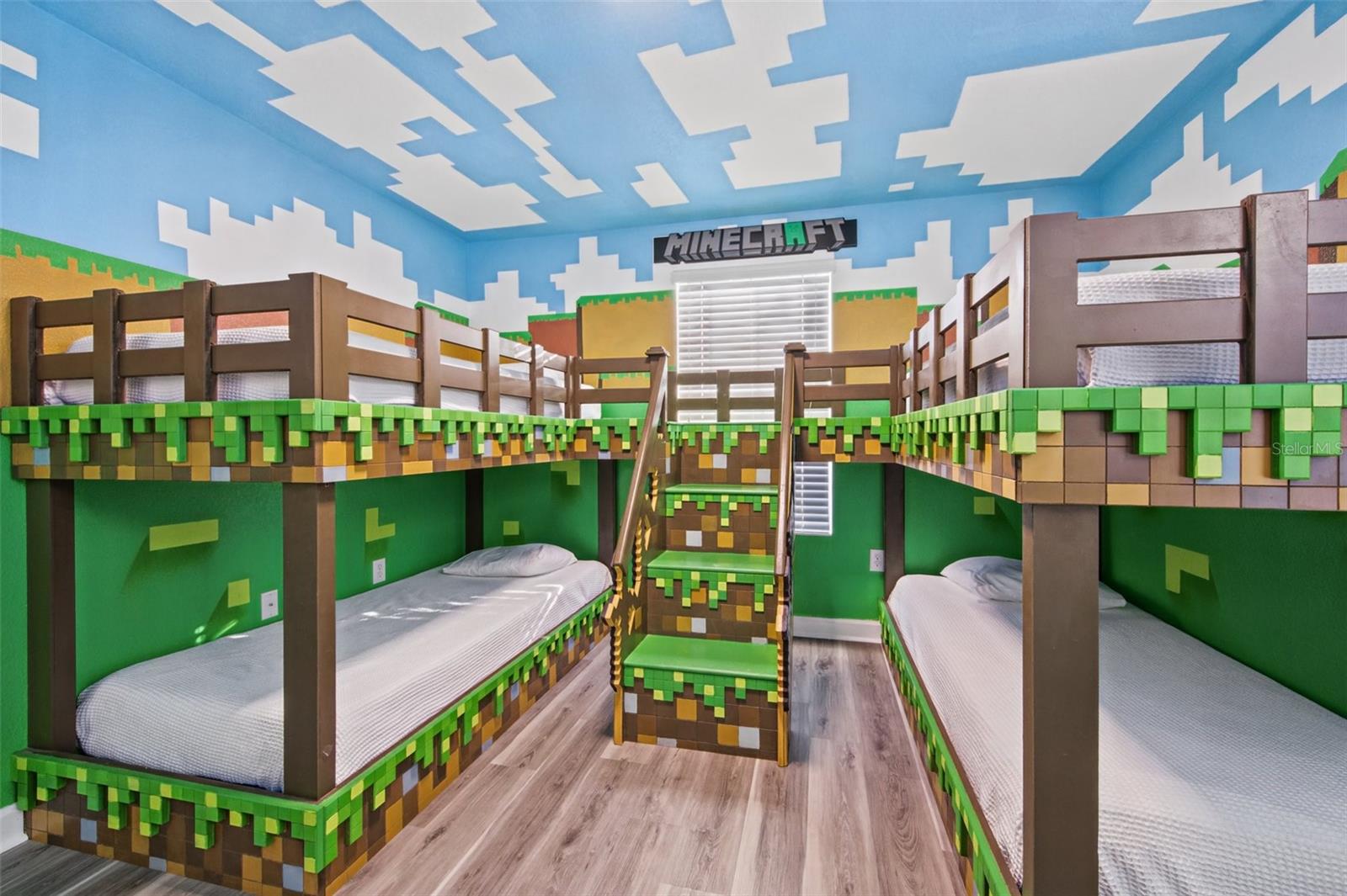 Block-world themed bunk room - 1540 MAIDSTONE CT, DAVENPORT