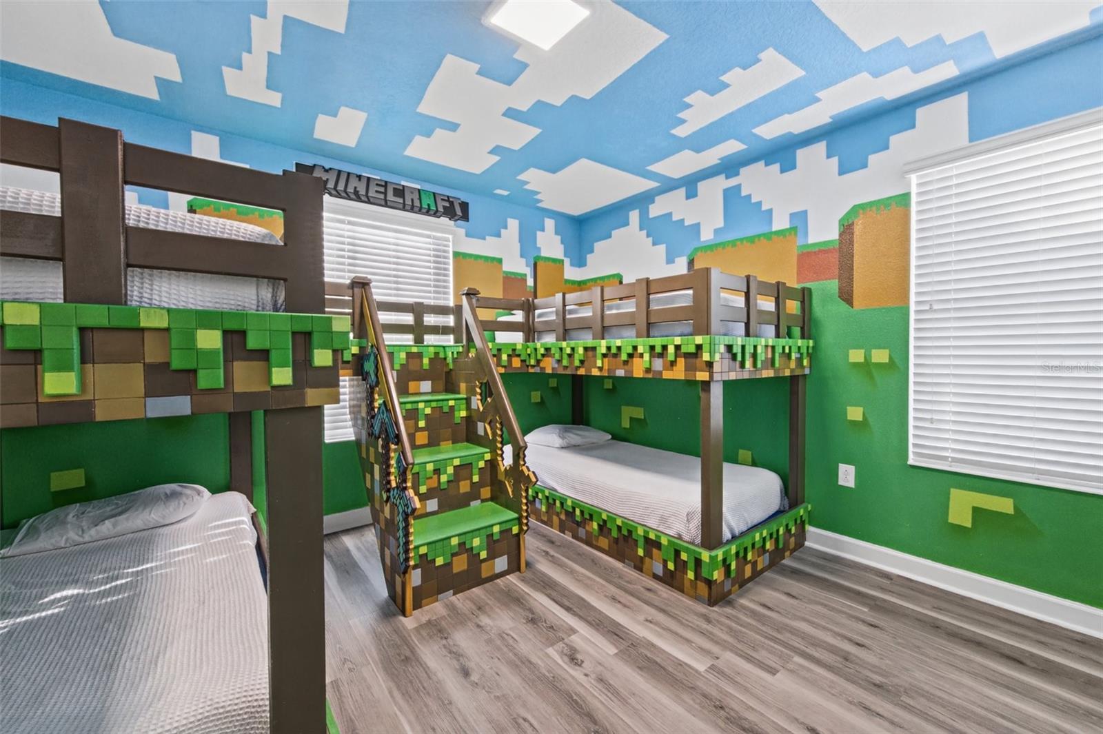 Block-world themed bunk room - 1540 MAIDSTONE CT, DAVENPORT