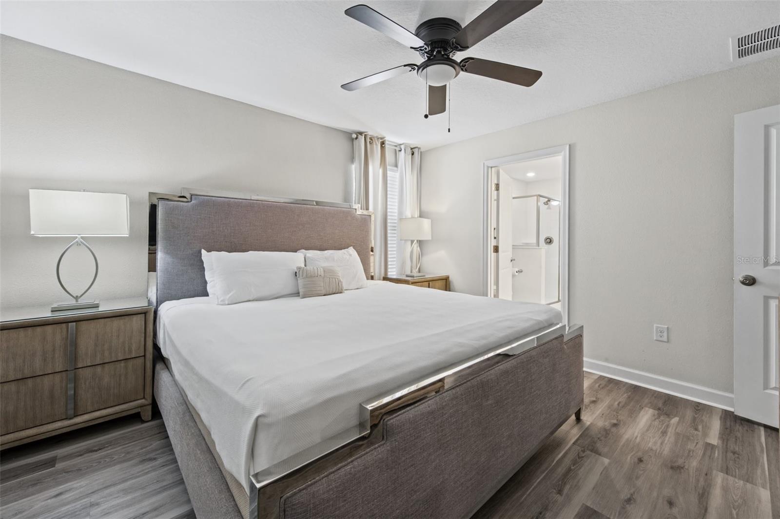 King bedroom - 1540 MAIDSTONE CT, DAVENPORT