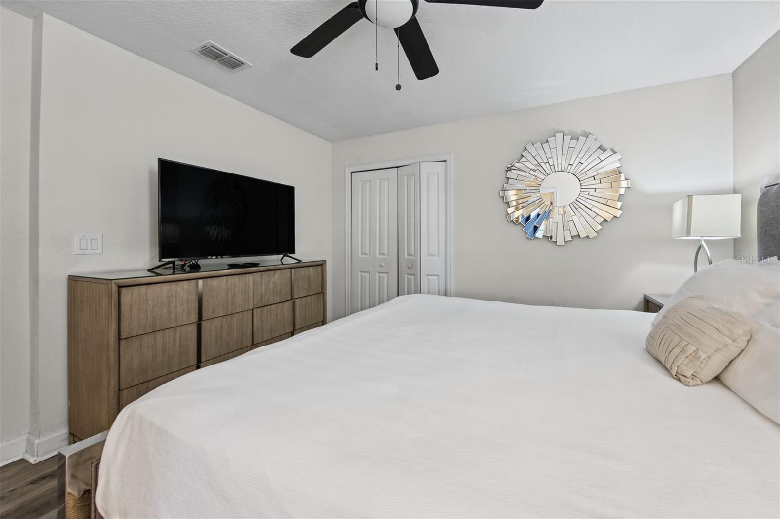 King bedroom - 1540 MAIDSTONE CT, DAVENPORT
