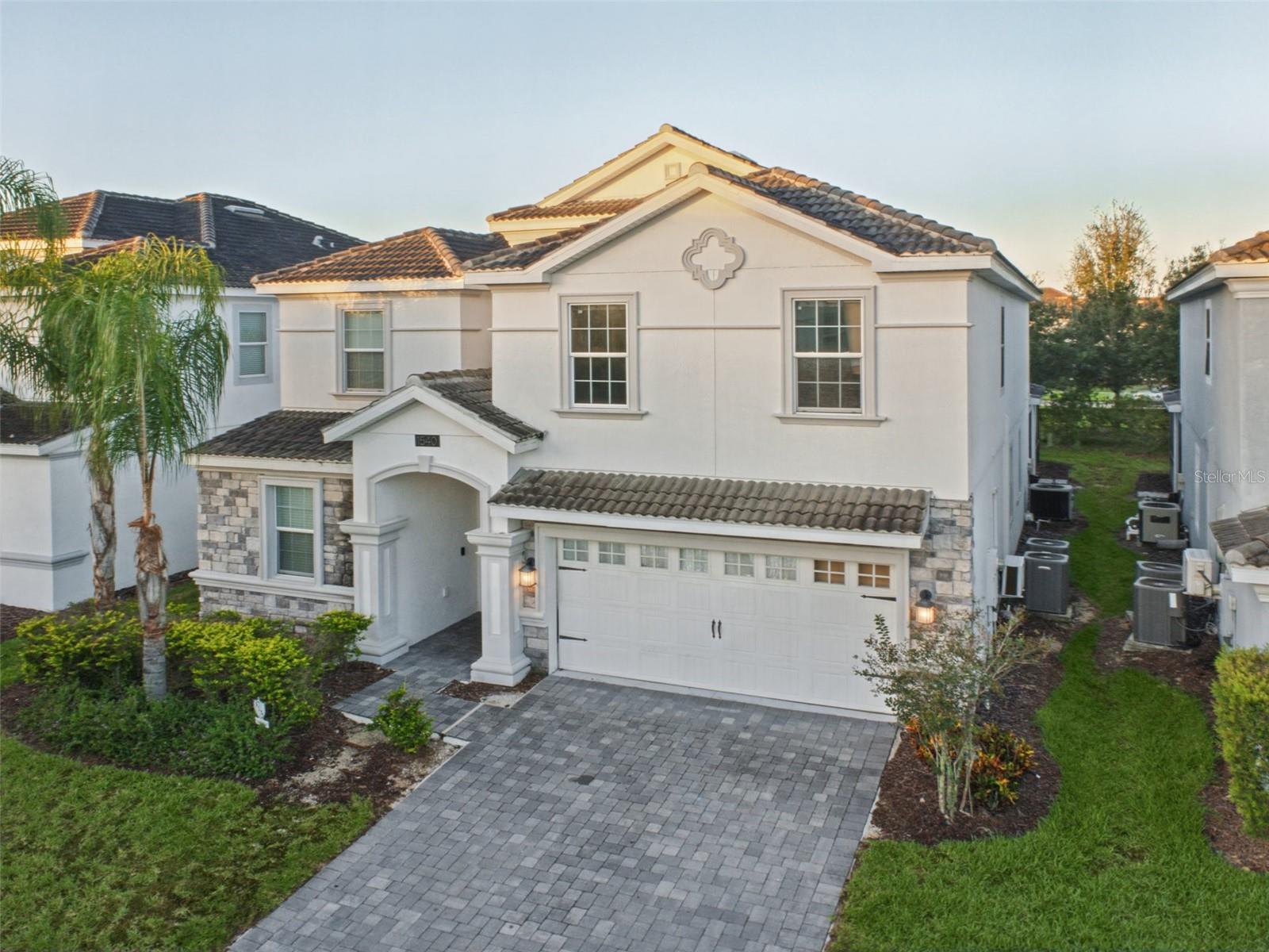 Front exterior - 1540 MAIDSTONE CT, DAVENPORT