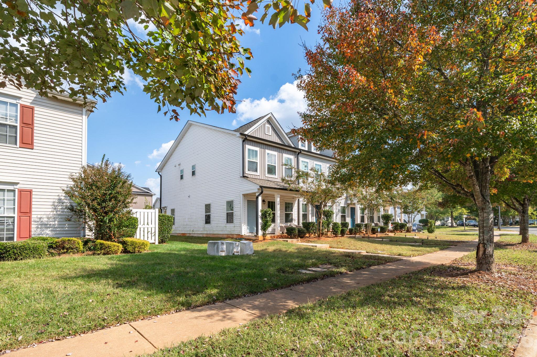 Townhouse at 1157 Triece Lane, Charlotte, photo 2 of 39