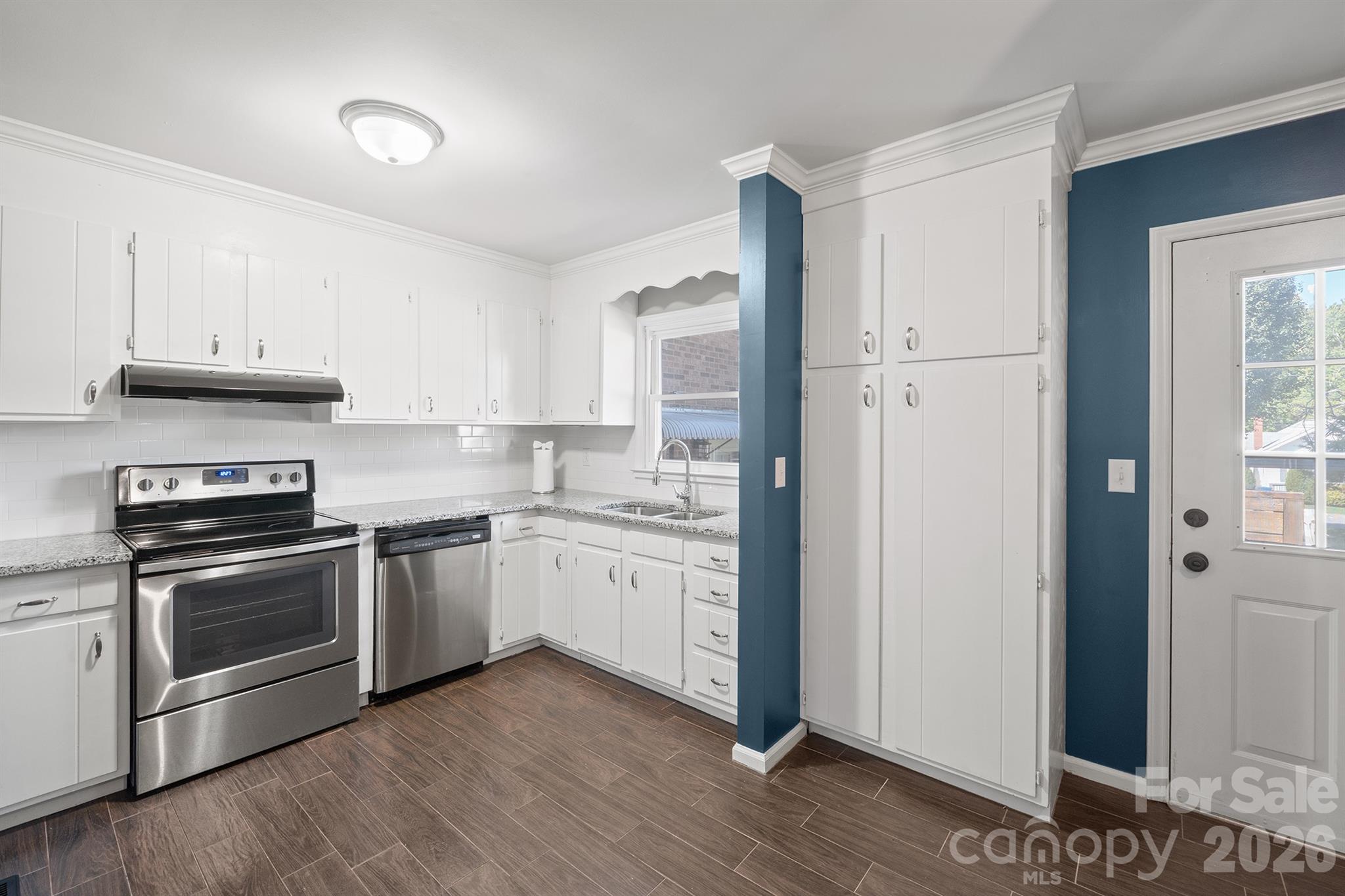 Townhouse at 731 10th Avenue NE, Hickory, photo 6 of 30