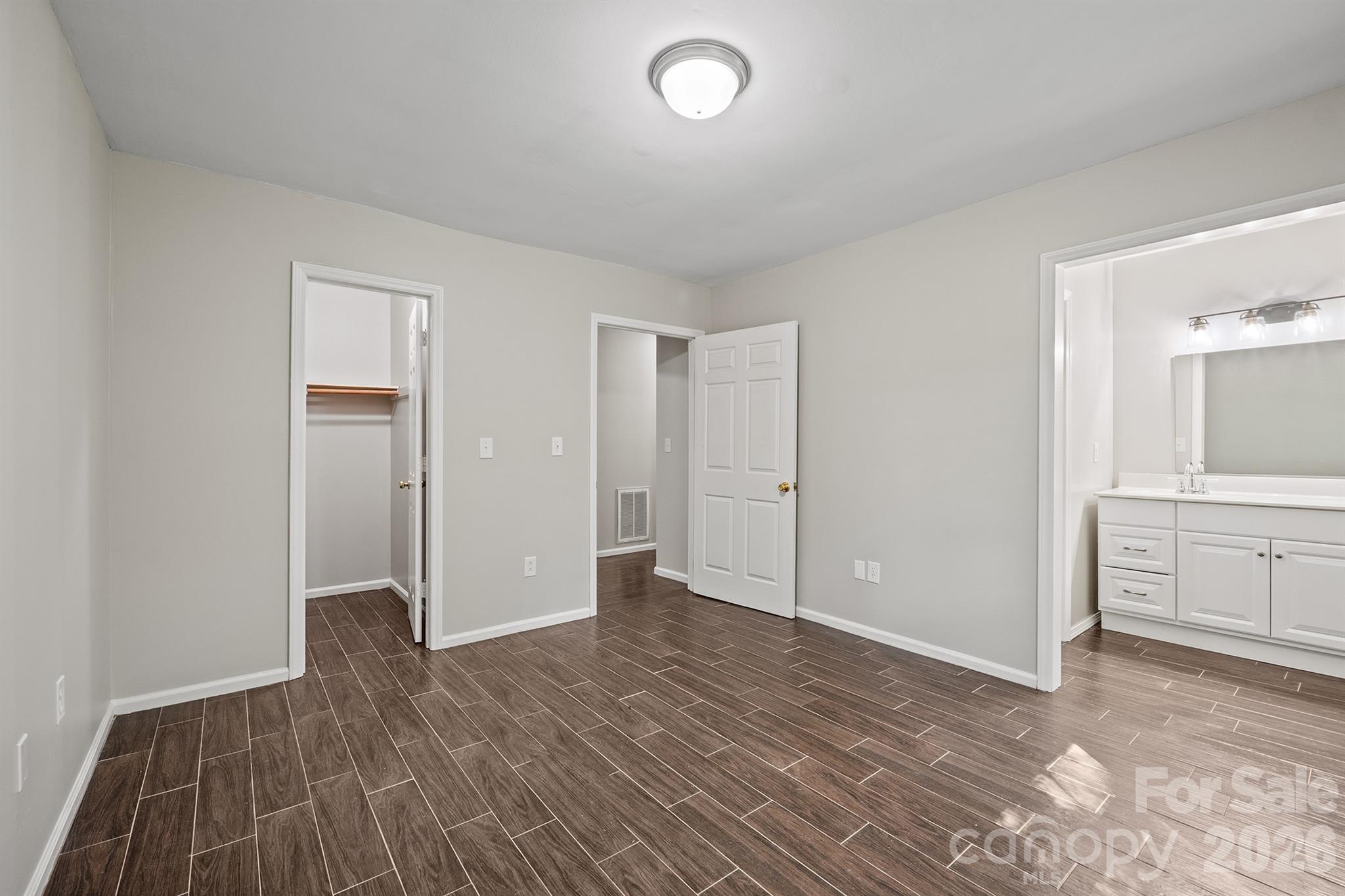 Townhouse at 731 10th Avenue NE, Hickory, photo 22 of 30