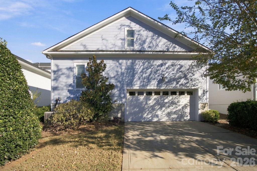 Single Family Residence at 720 Loretto Lane, Fort Mill, photo 16 of 48