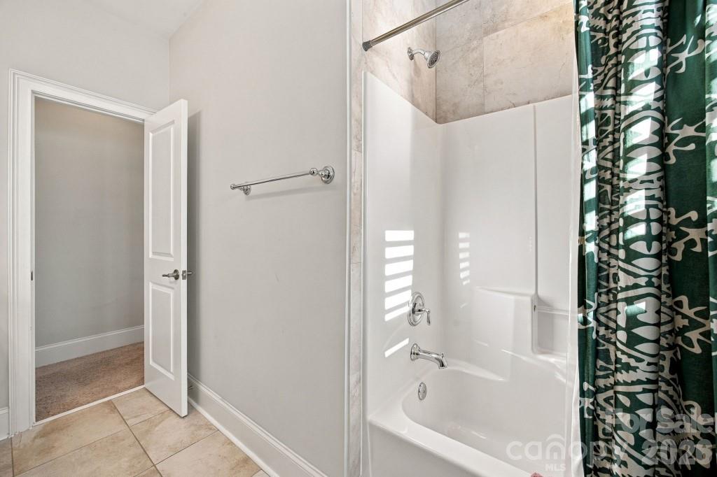 Single Family Residence at 720 Loretto Lane, Fort Mill, photo 20 of 48