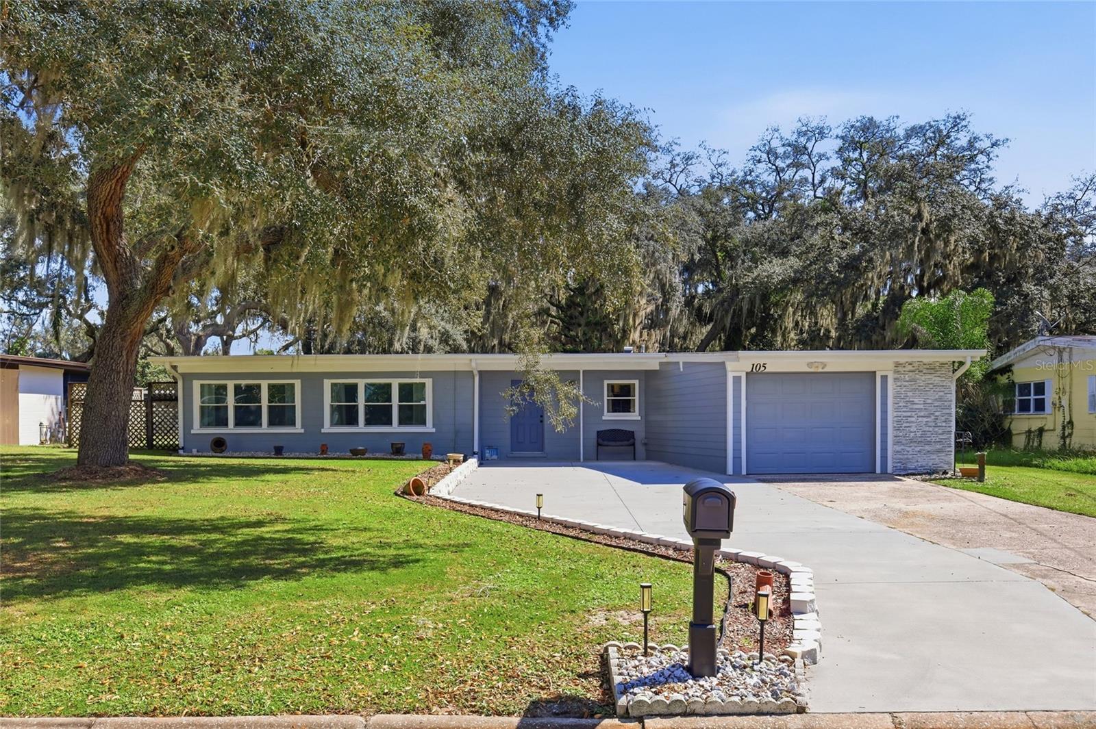 105 S HILLTOP DR
