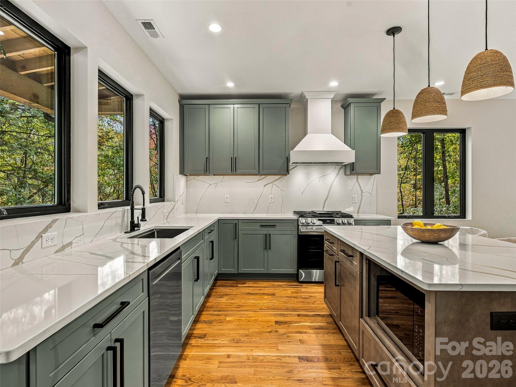 Beautiful Quartz Counter tops and backsplash - 384 Green Hollow Lane, Brevard