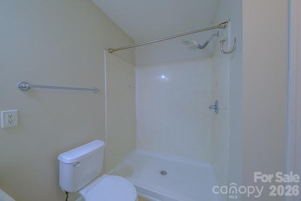 Primary Shower - 13325 Pontchatrain Avenue, Charlotte