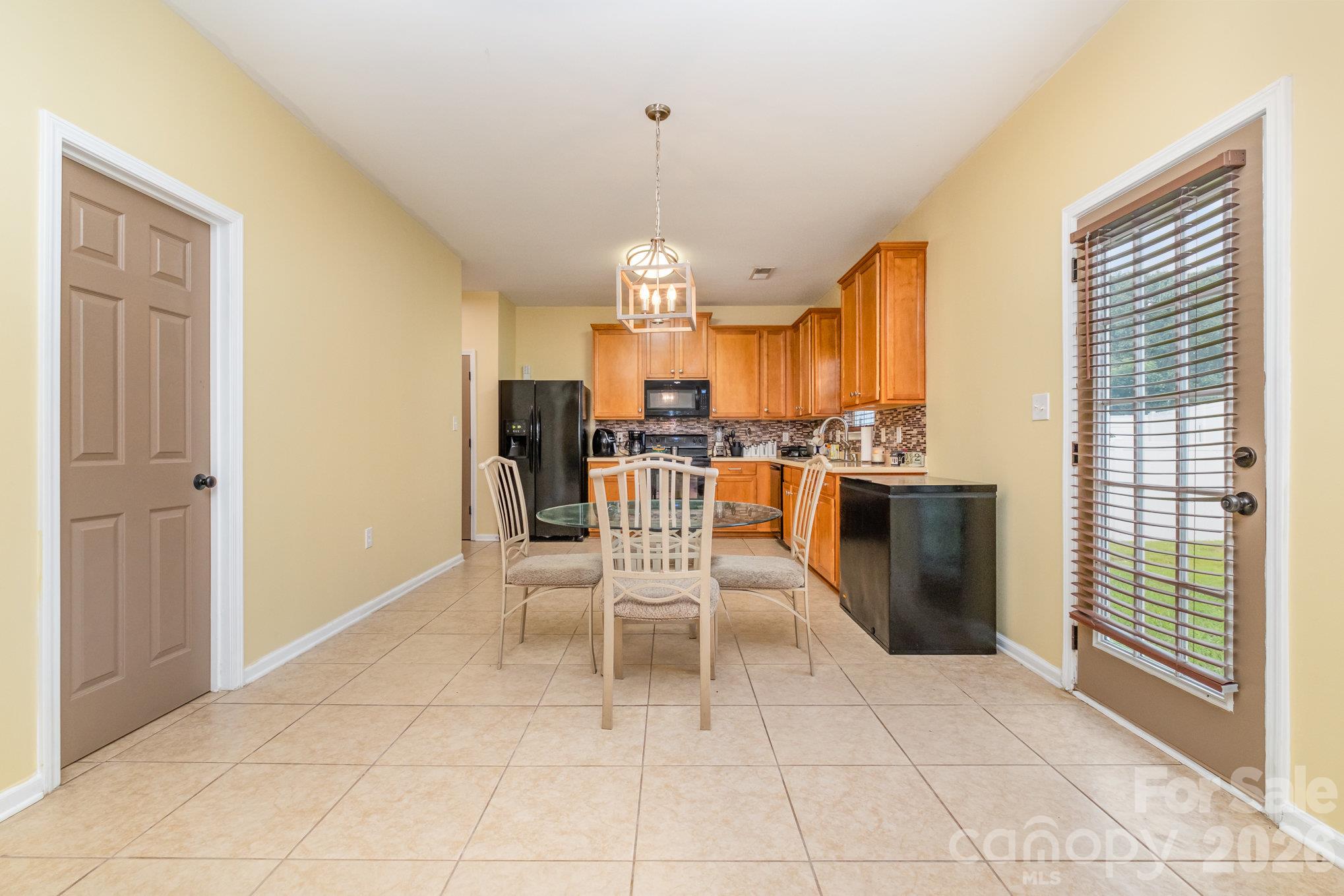 Single Family Residence at 1018 Clover Gap Drive, Charlotte, photo 9 of 24