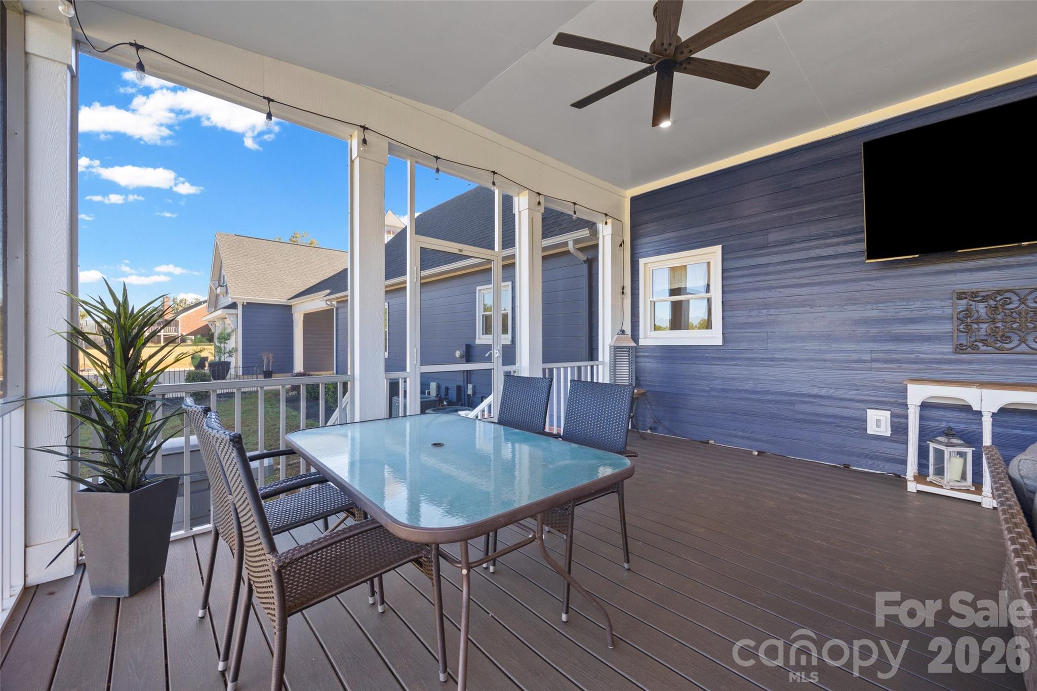 Sunporch - 3076 Crestview Lane, Lancaster