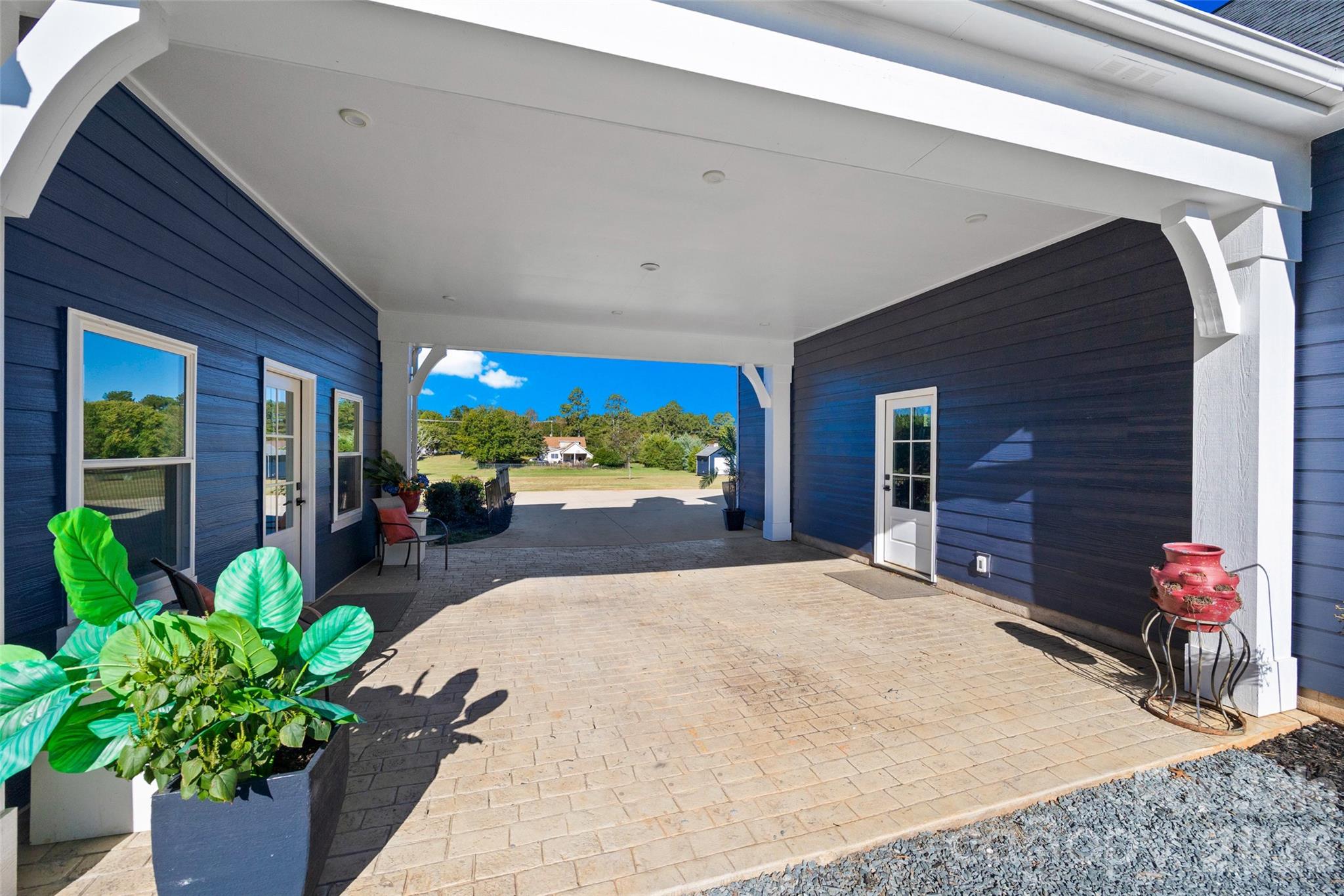 Breezeway - 3076 Crestview Lane, Lancaster