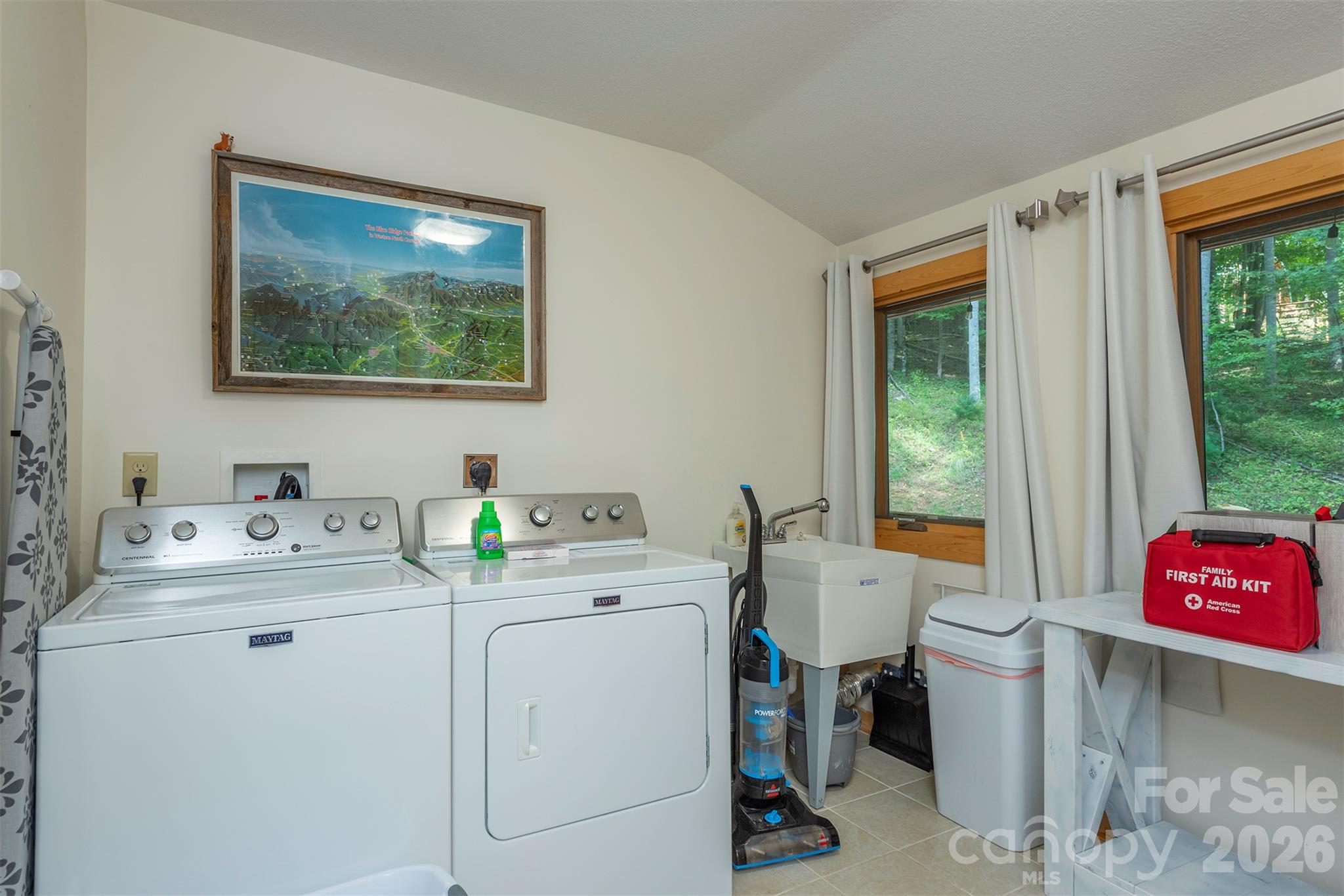 Single Family Residence at 32 Thrash Lane, Mars Hill, photo 16 of 42