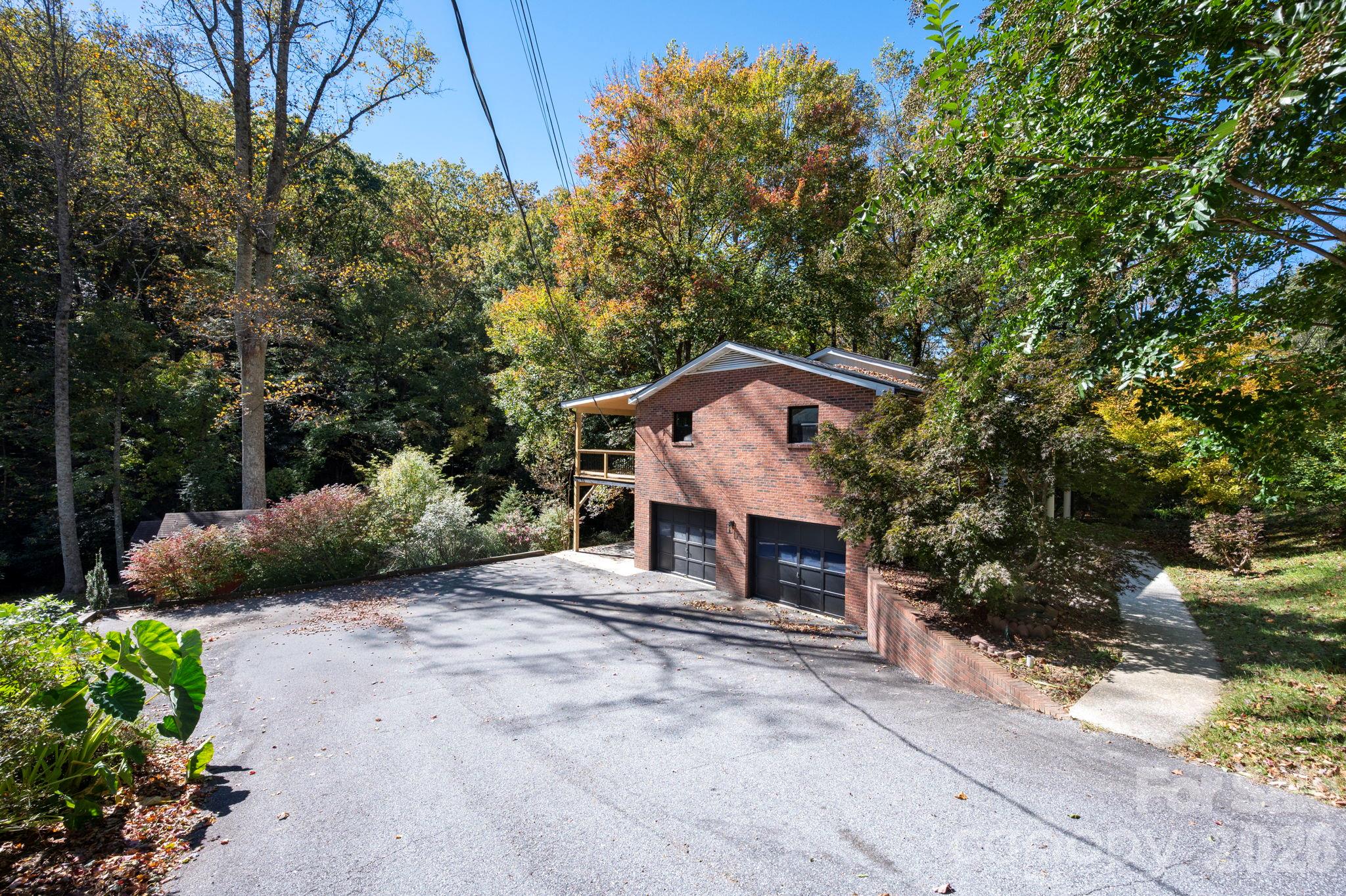 Single Family Residence at 530 Burge Mountain Road, Hendersonville, photo 26 of 29