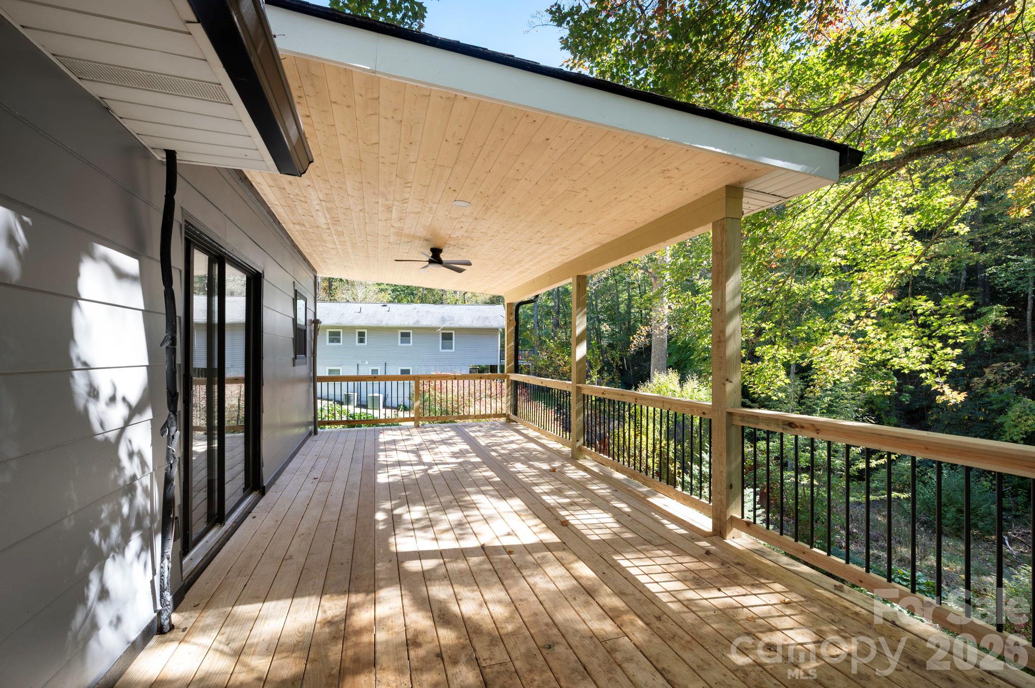 Single Family Residence at 530 Burge Mountain Road, Hendersonville, photo 18 of 29
